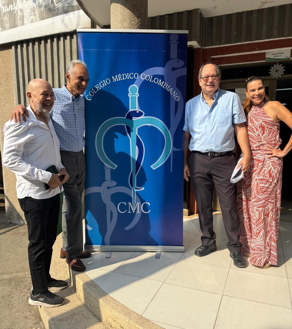 Médicos - El Colegio Médico Colombiano creado en 2003, recibió la ...