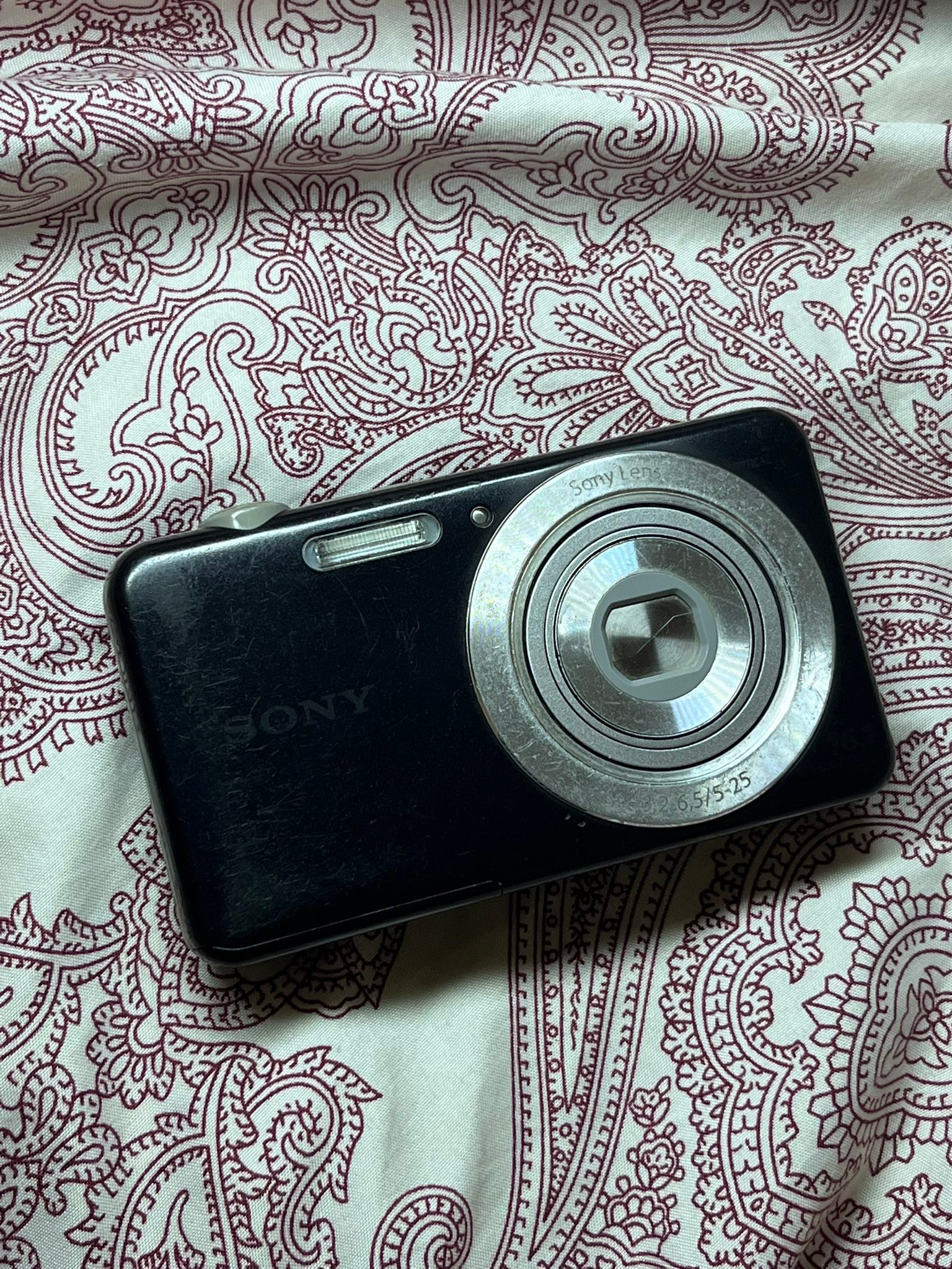 SONY CYBERSHOT DSC-W710, COLOR BLACK P2,800 (Negotiable) CONDITION