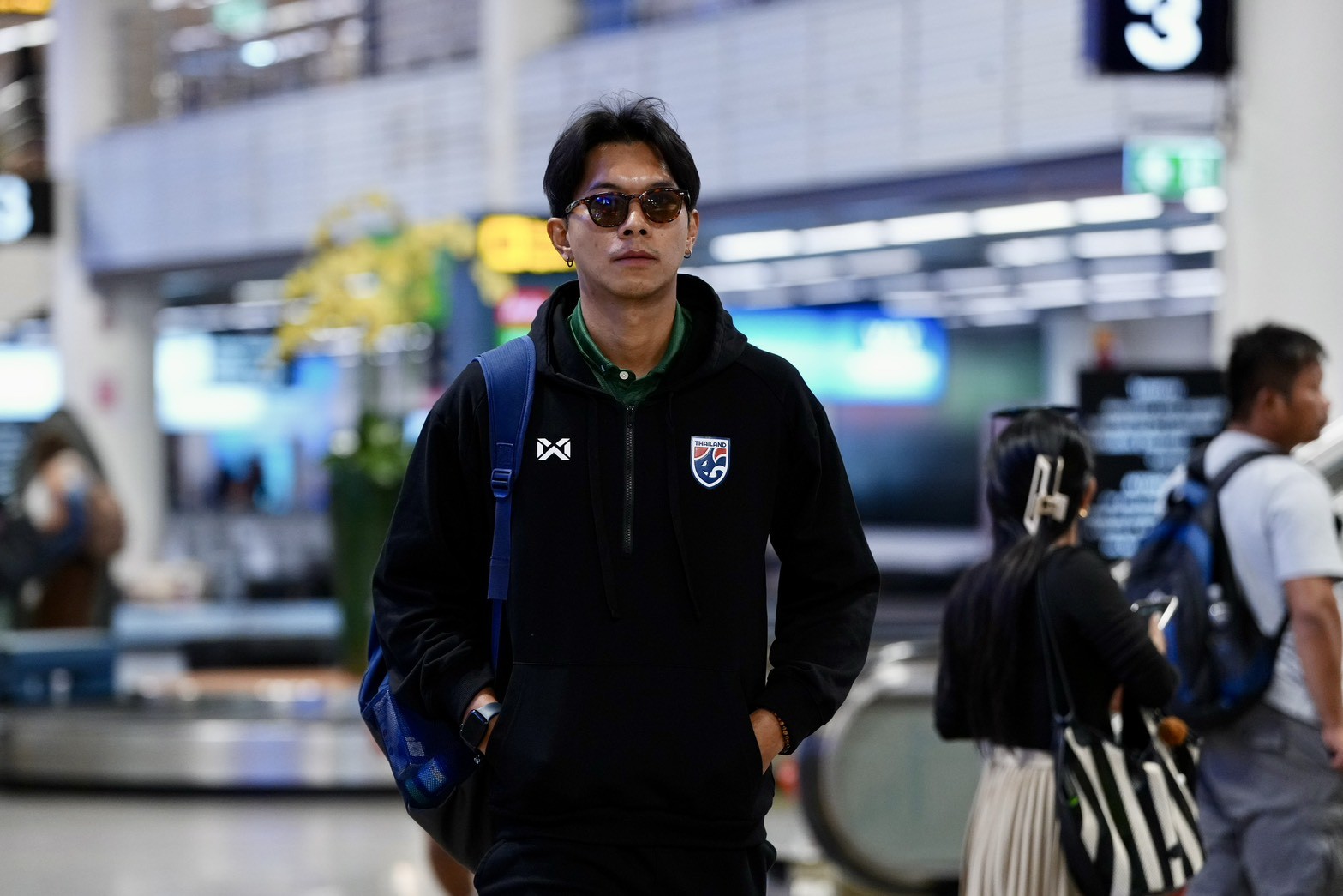 ฟุตบอลทีมชาติไทย กลับถึงไทย เตรียมลุยต่อเกมรอบรองฯ นัดสอง อาเซียน คัพ ------------- วันที่ 16 สิงหาคม 2569 เวลา 17.00 น. ณ ท่าอากาศยานดอนเมือง ฟุตบอลทีมชาติไทย เดินทางกลับถึงประเทศไทยเป็นที่เรียบร้อยแล้ว หลังเสร็จภารกิจการแข่งขันฟุตบอล อาเซียน คัพ รอบรองชนะเลิศ นั