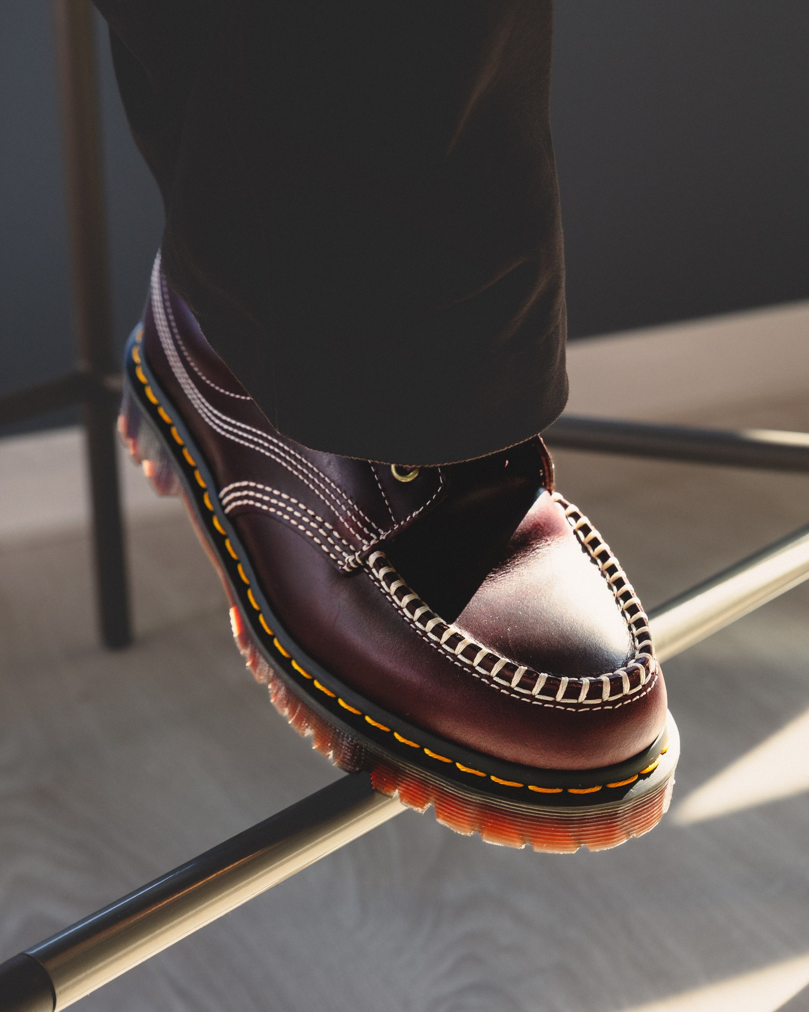 LOWELL 【美品】Dr. 純正・替え紐付き Martens 黒　UK8