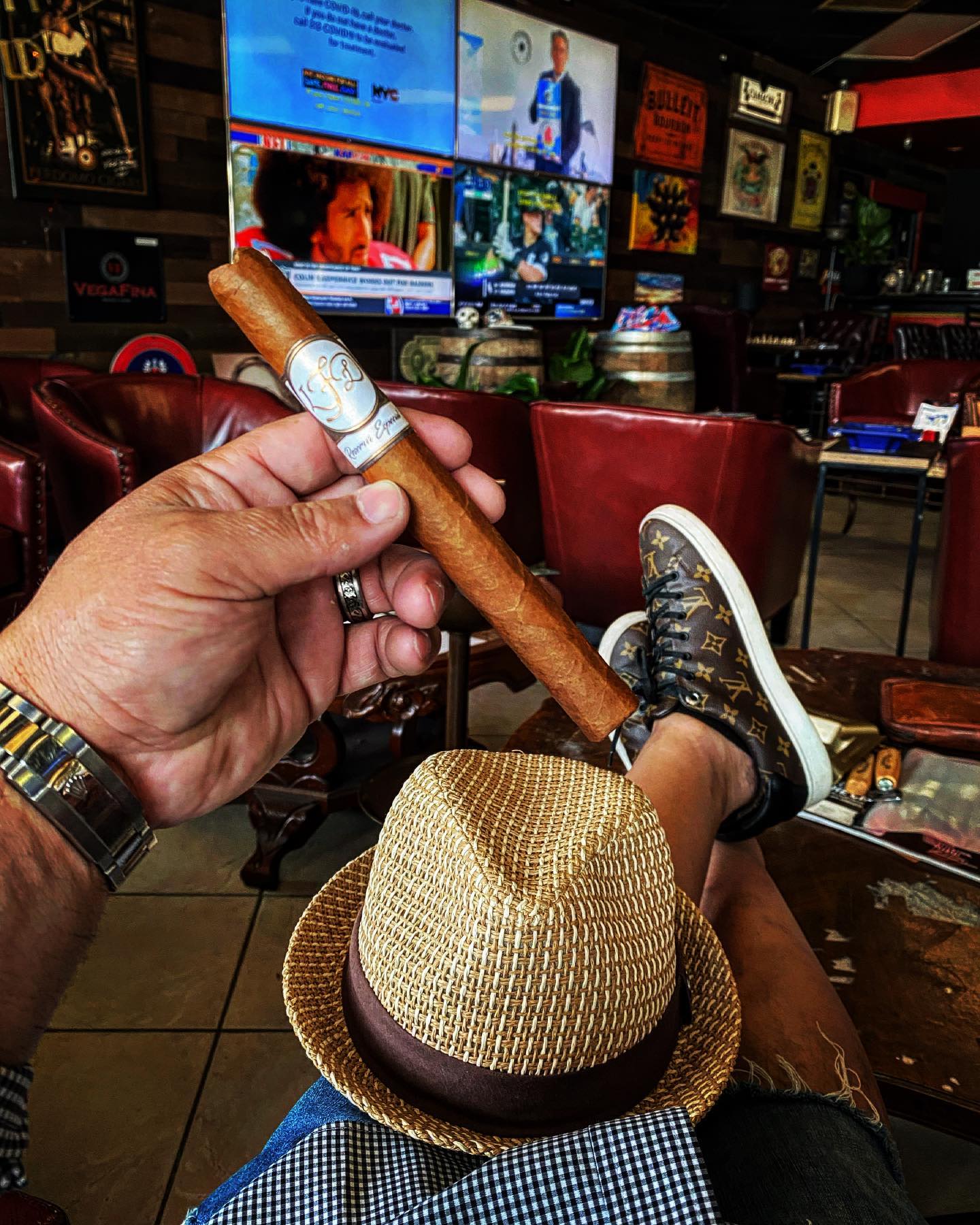 Back At Home @ Penthouse... - The Penthouse Cigar Lounge - Penthouse Suites With Private Cigar Room