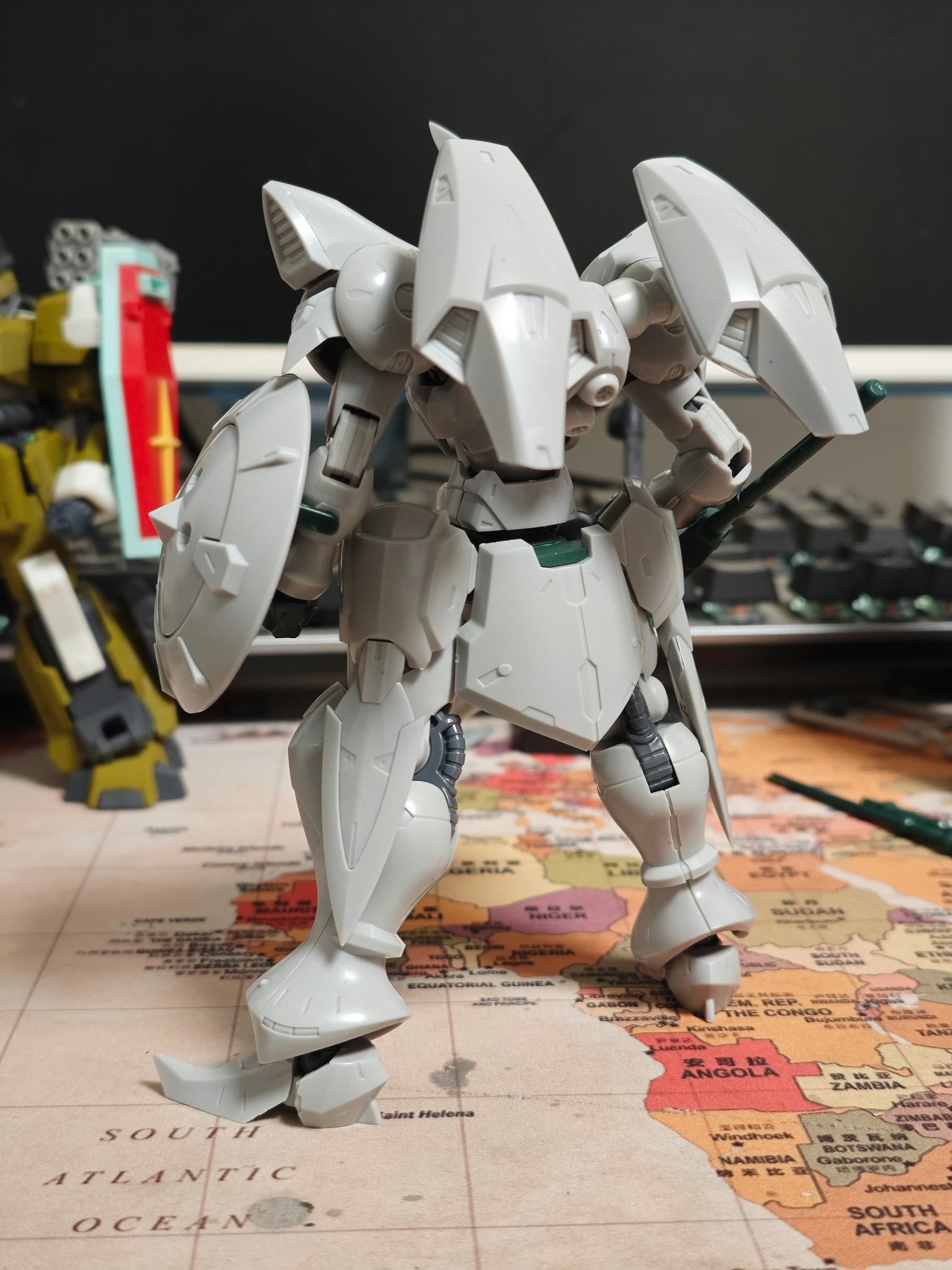Kit Modello TOYVERSE Sheik Mainland 1/144 Actaeon White, Figura Snodabile Da Collezione
