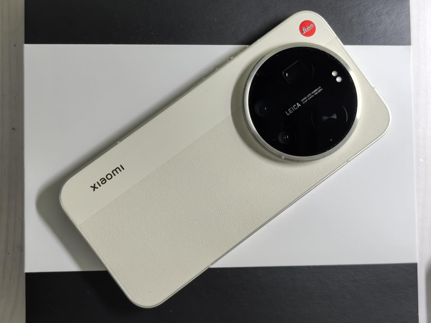 Xiaomi 17 Ultra ( 512GB + 16GB RAM ) 6000 mAh Battery