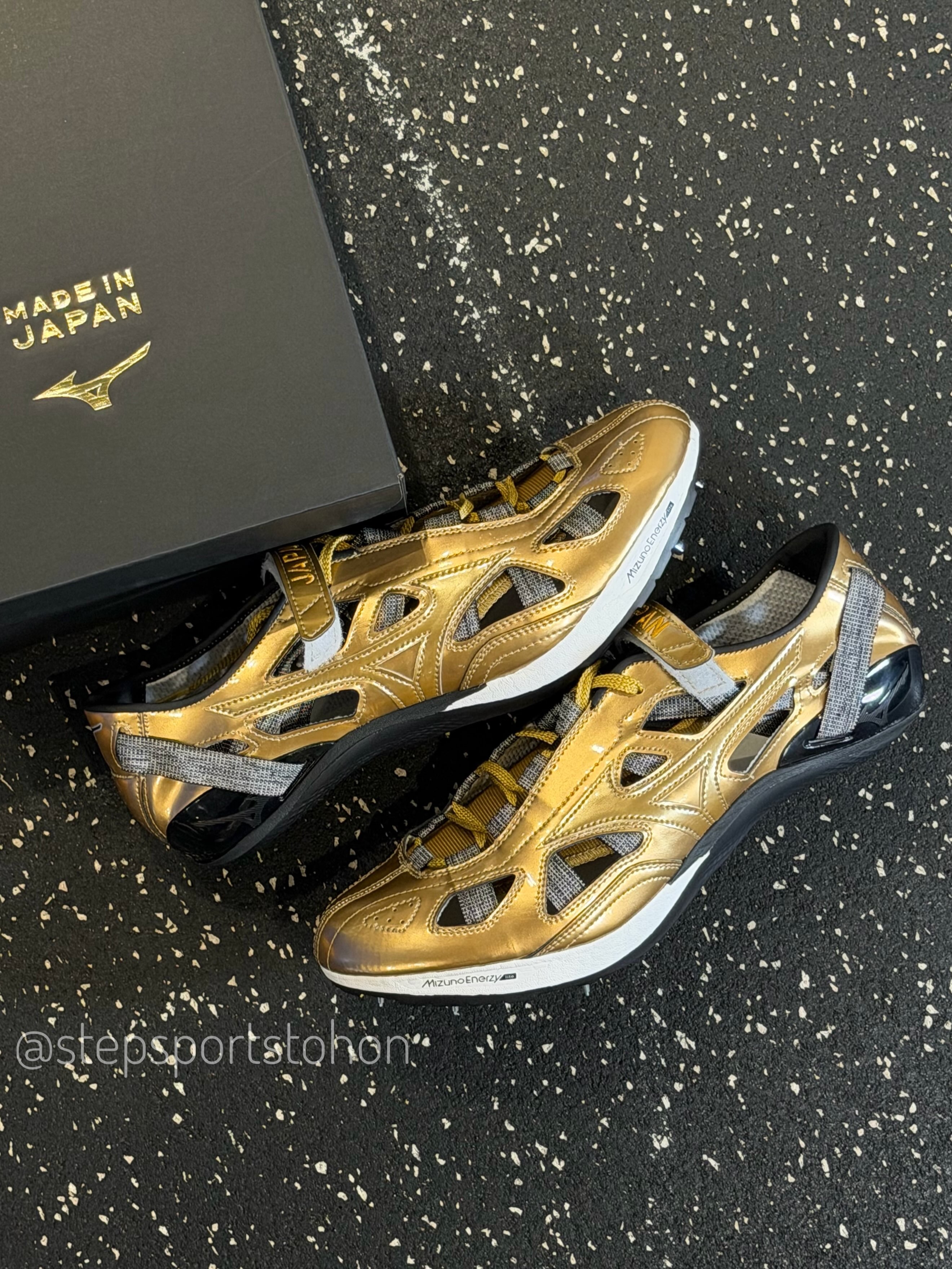 nike ［DRAGONFLY 2 RSG］ ステップ限定カラー!! 走るのが楽しくなる