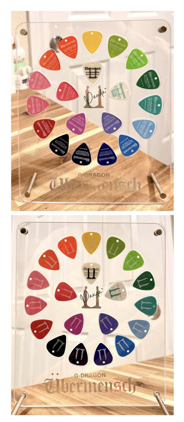 Ubermensch guitar picks flower display complete