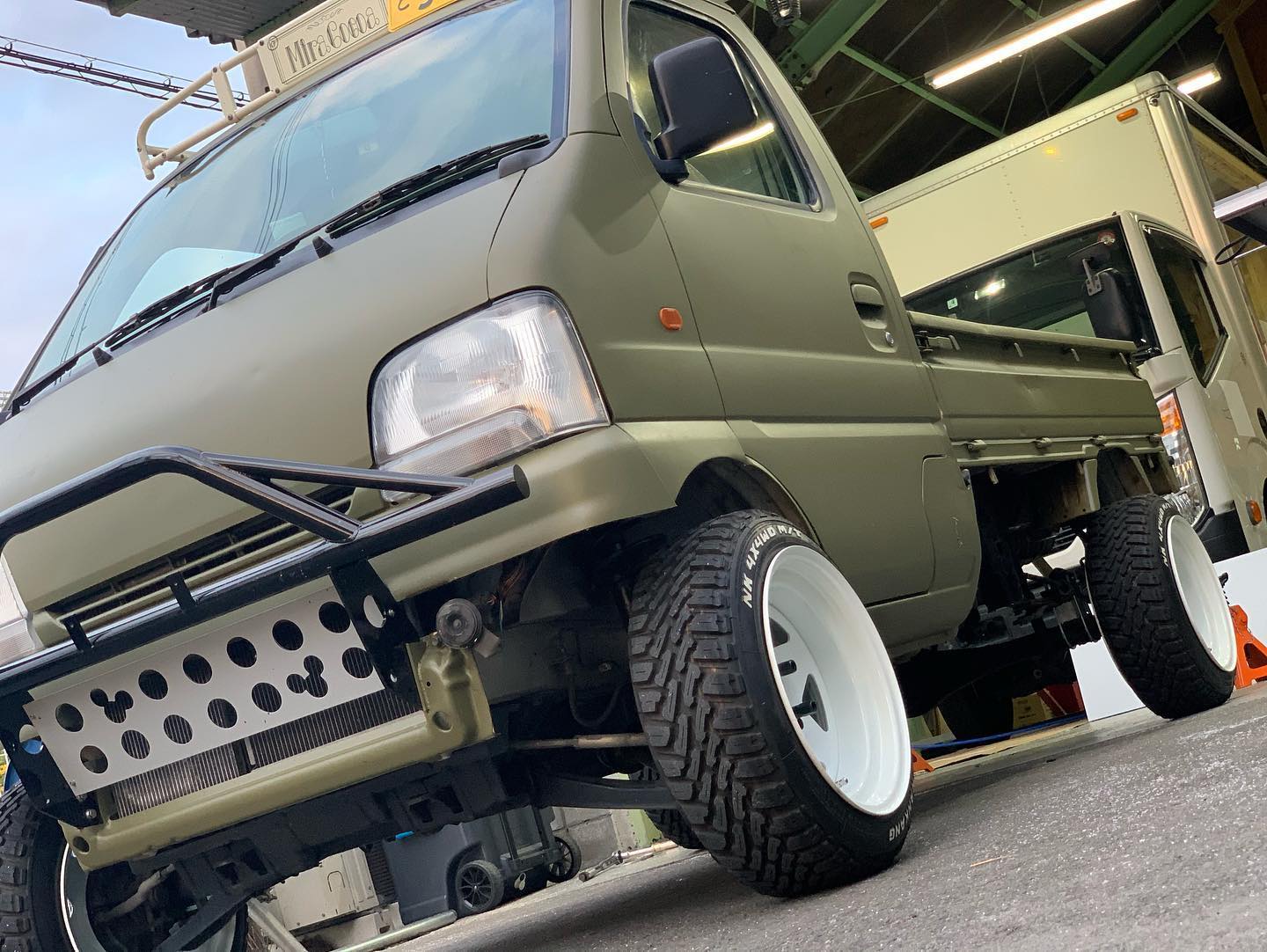 山の中にある別荘に行く為の軽トラを2インチUPし TC01 15インチ 8J を 
