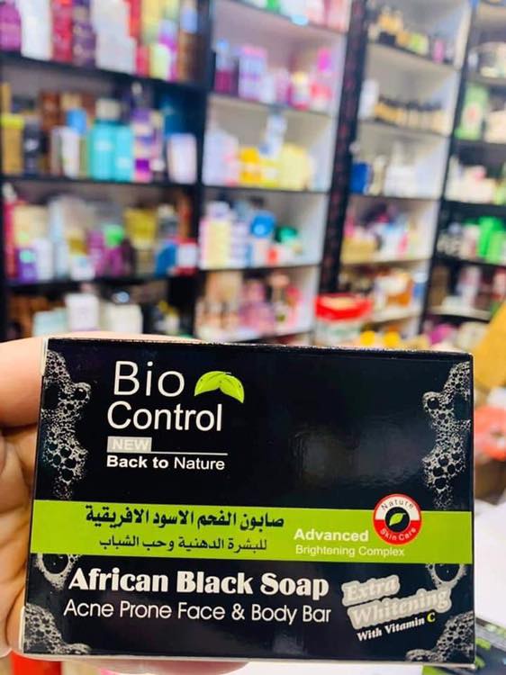 كوزمتك ذهب لامار صابونة الفحم الاسود الافريقيا Bio Control صابونة الفحم الاسود لتنضيف وازالة روؤس السوداء من البشرة تنظف البشرة من كل گلبها وتنظيفهه عميق جدا جدا