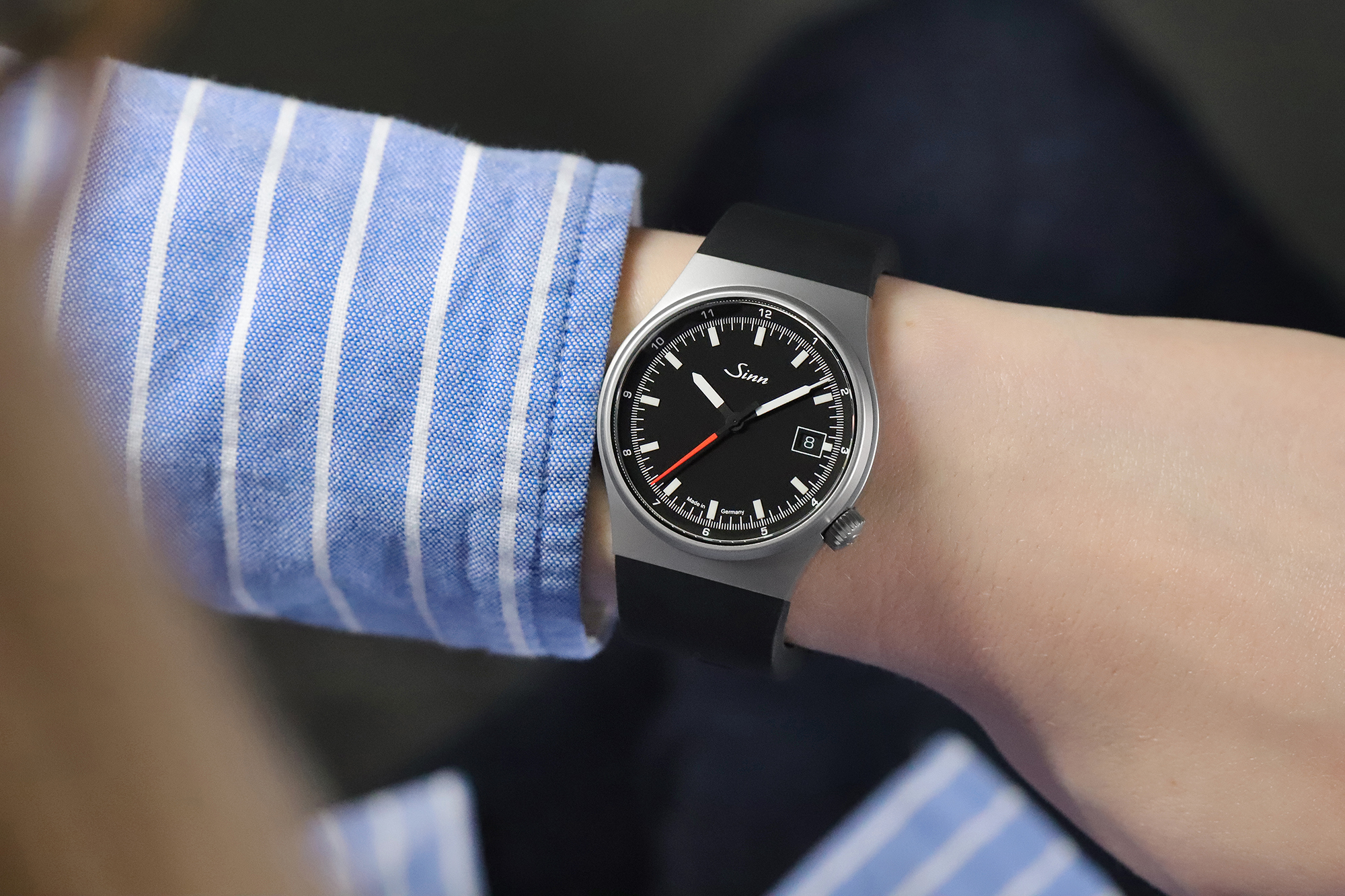 Sinn - 544 RS – reduced to the essentials. Worn with black