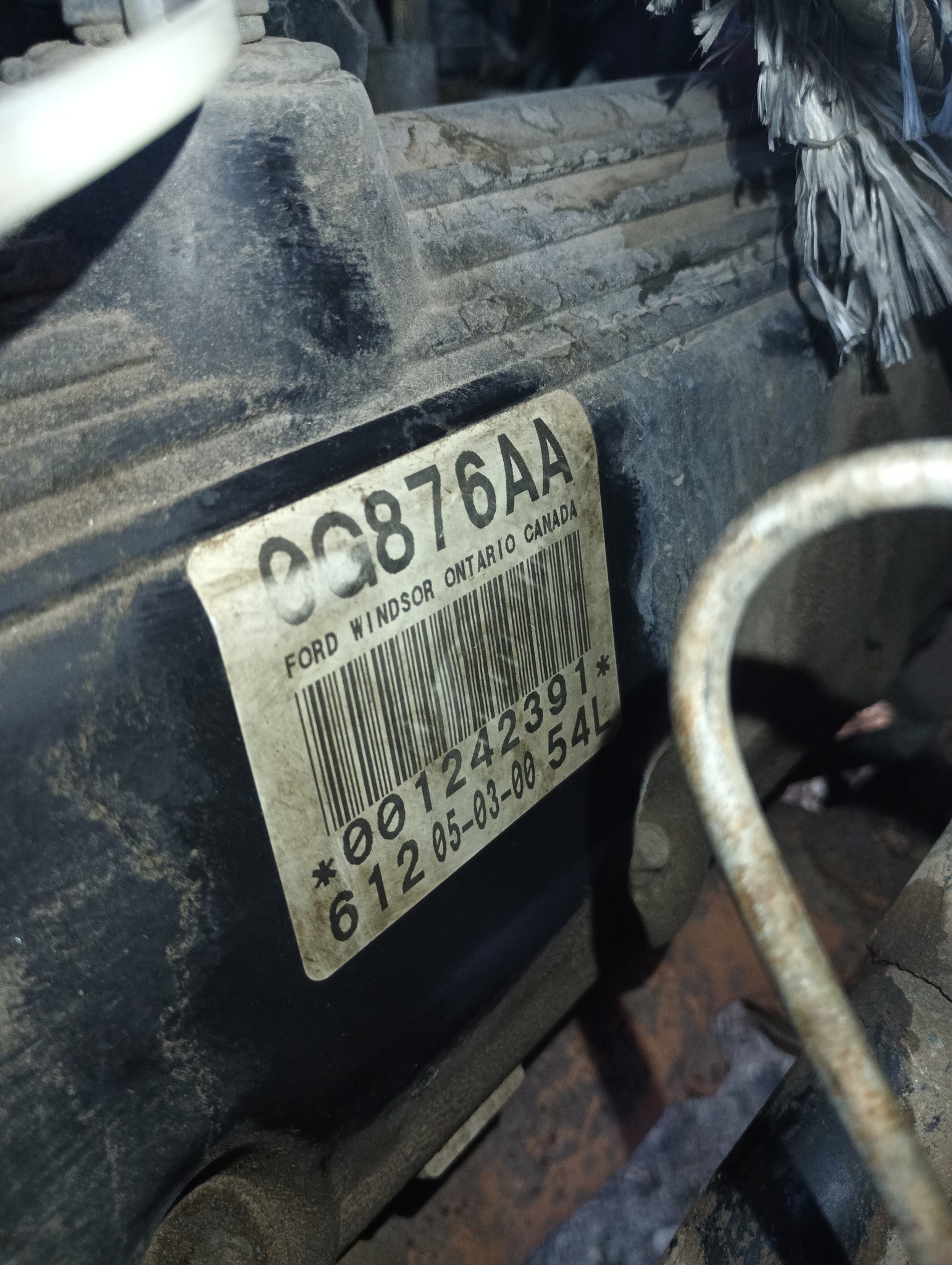 How to identify this engine and find original stickers?