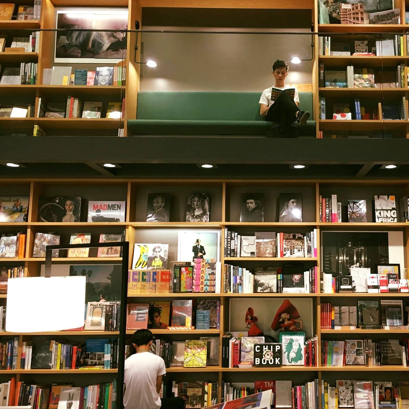 半仙闖江湖 - 半仙 第一百零八集 交稿~~ 感恩嘿~ | Facebook