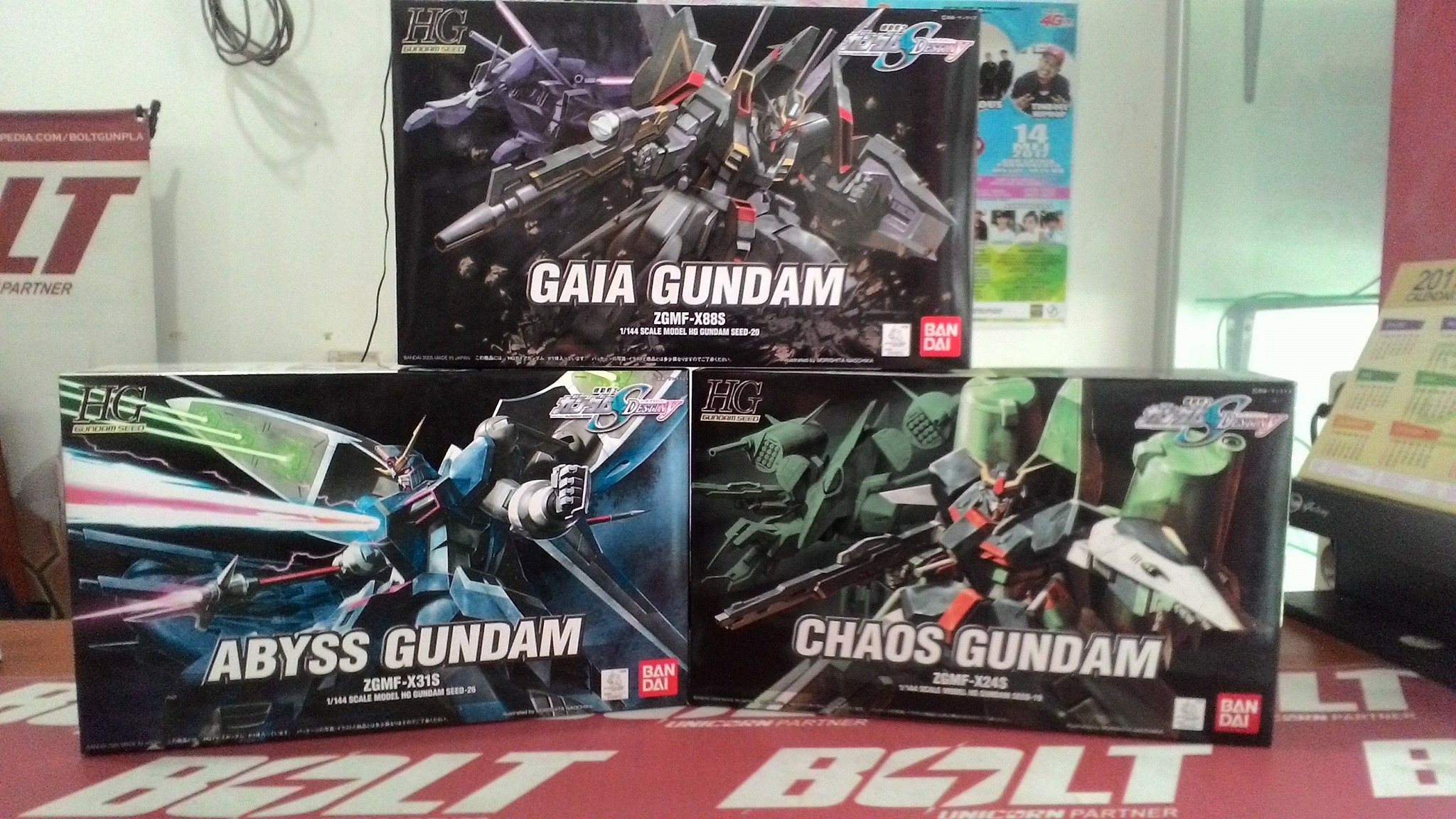 Bandai Hobby Gundam Seed Chaos – Maquette Gunpla 1/100 à Assembler – PVC, 18 Cm, Montage Snapfit