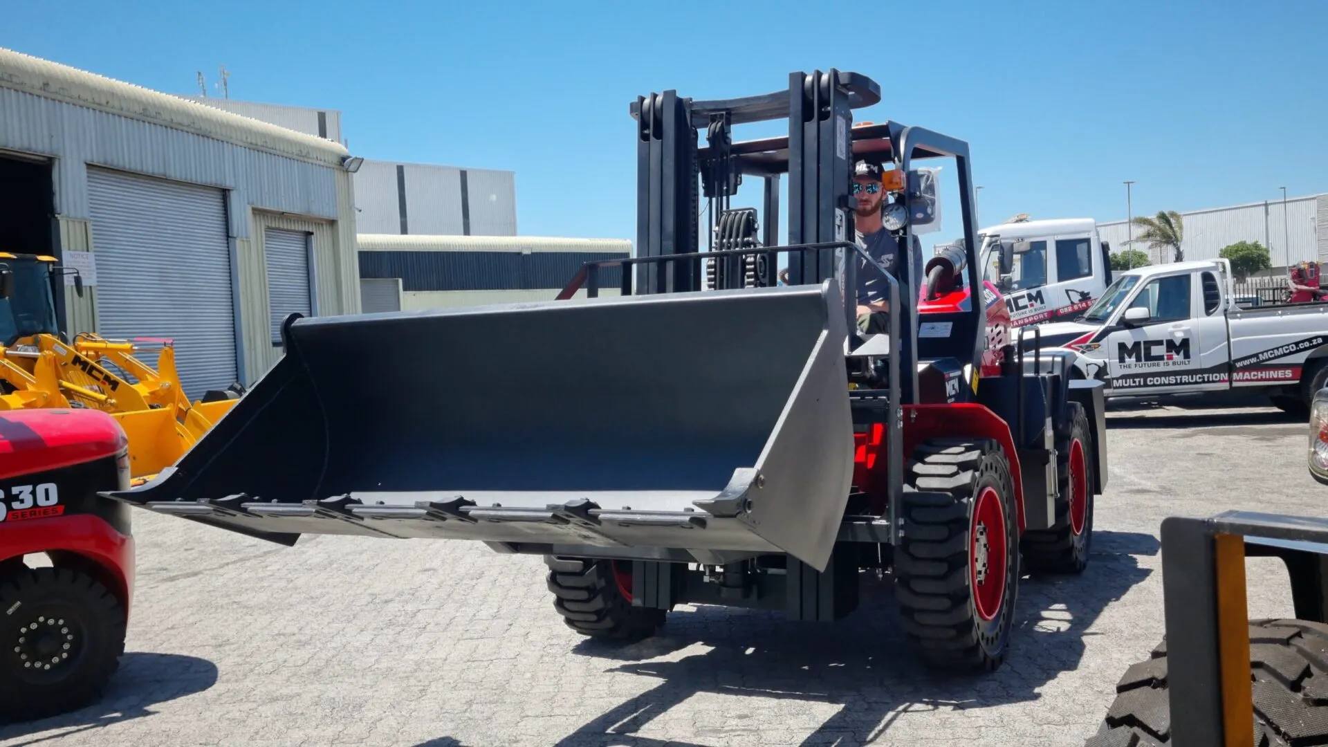 MCM - 🚜 RTL30Q Rough Terrain 4x4 Forklift 💪 Built for farms and tough ...