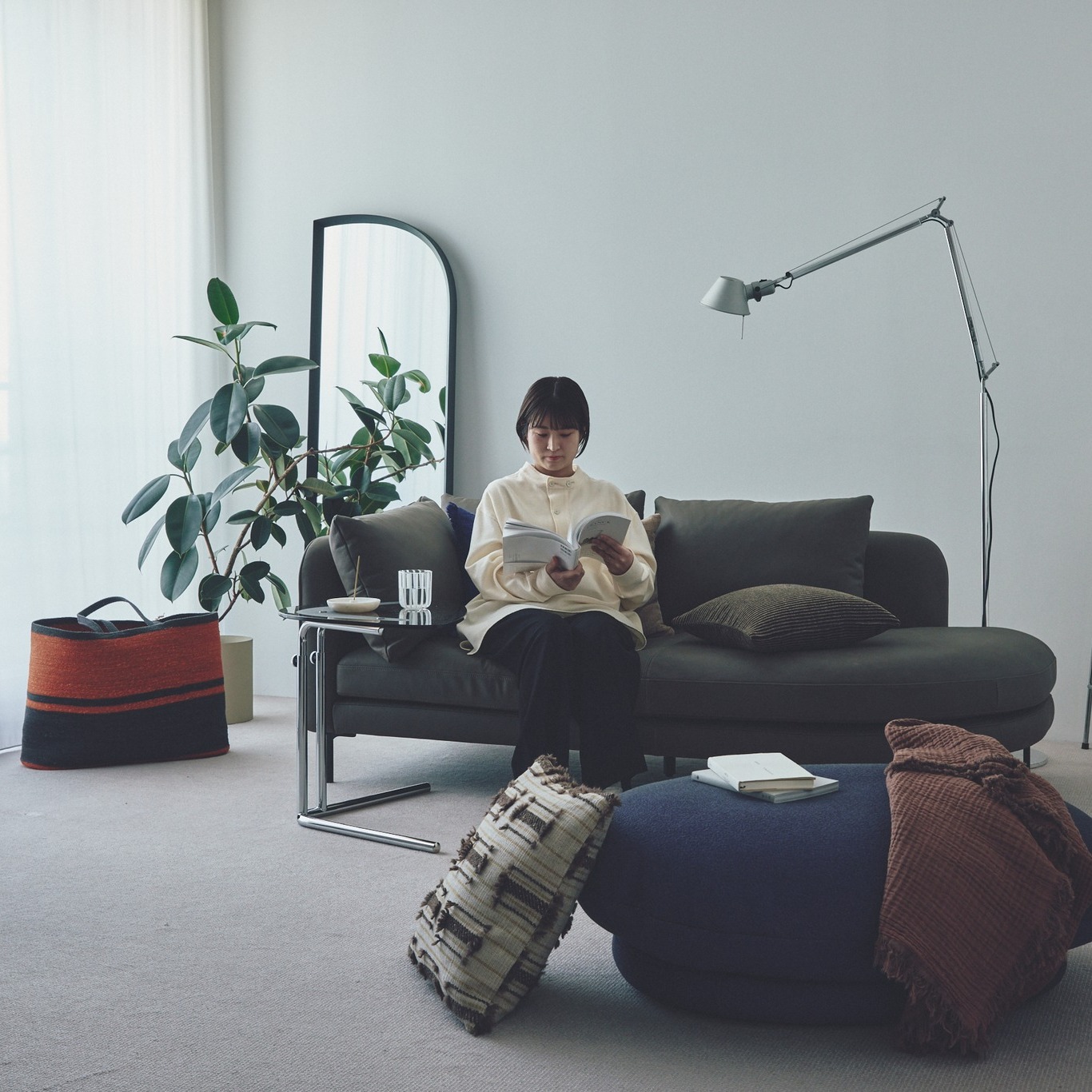 新登場／コンパクトサイズのシェーズロングソファ「REVERIE（レヴリー
