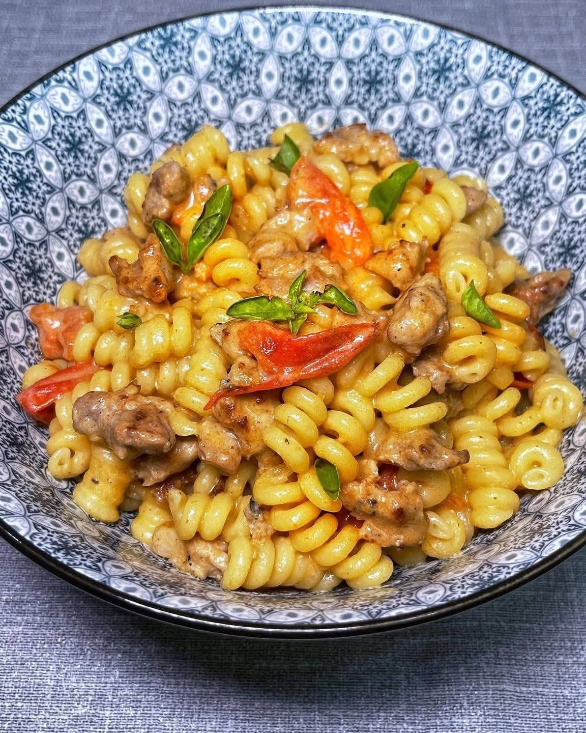 Erminio - 🔵🔵 LA RICETTA DEL GIORNO: FUSILLI CON SALSICCIA E POMODORINI ...