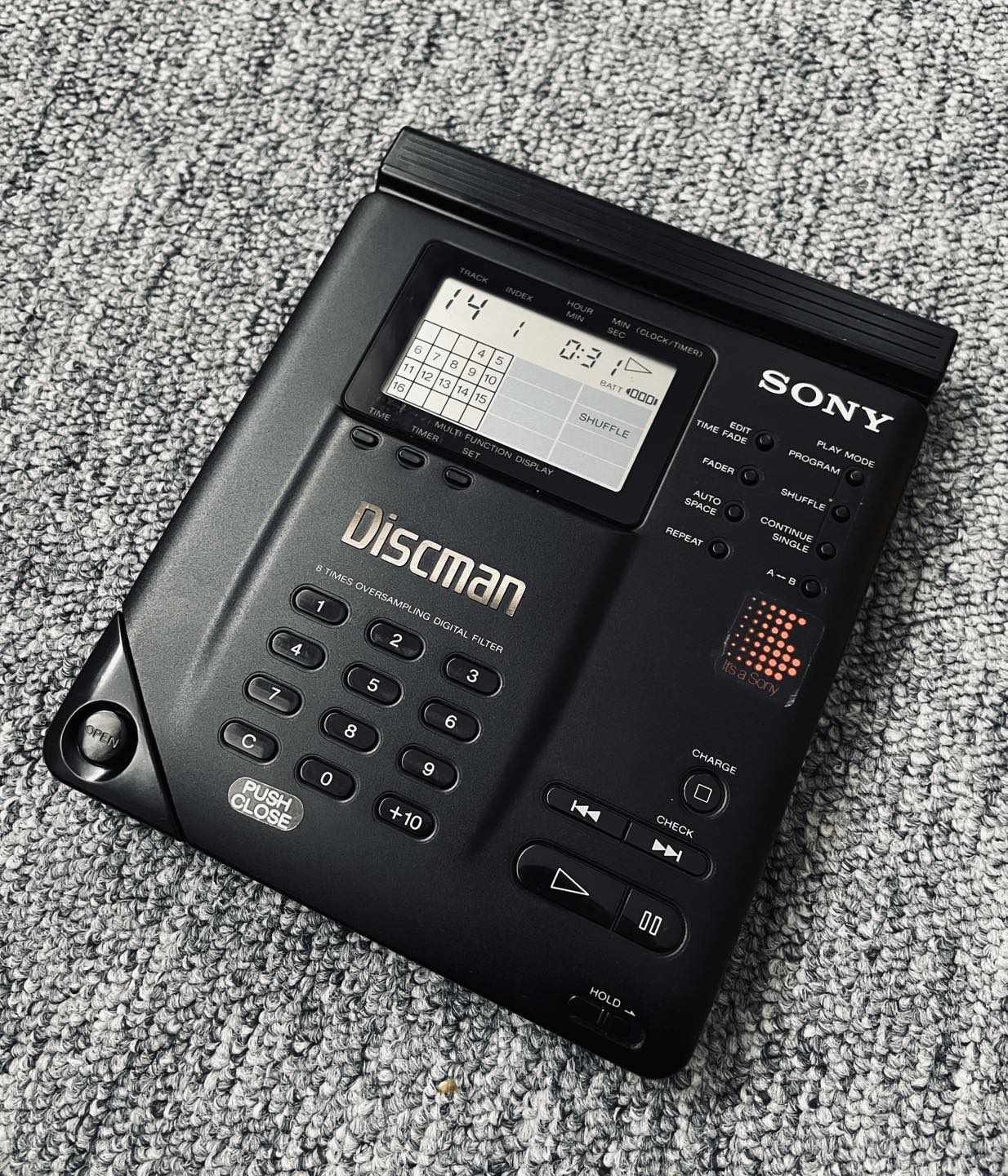 Sony D-350 díscman, what a marvel back then.