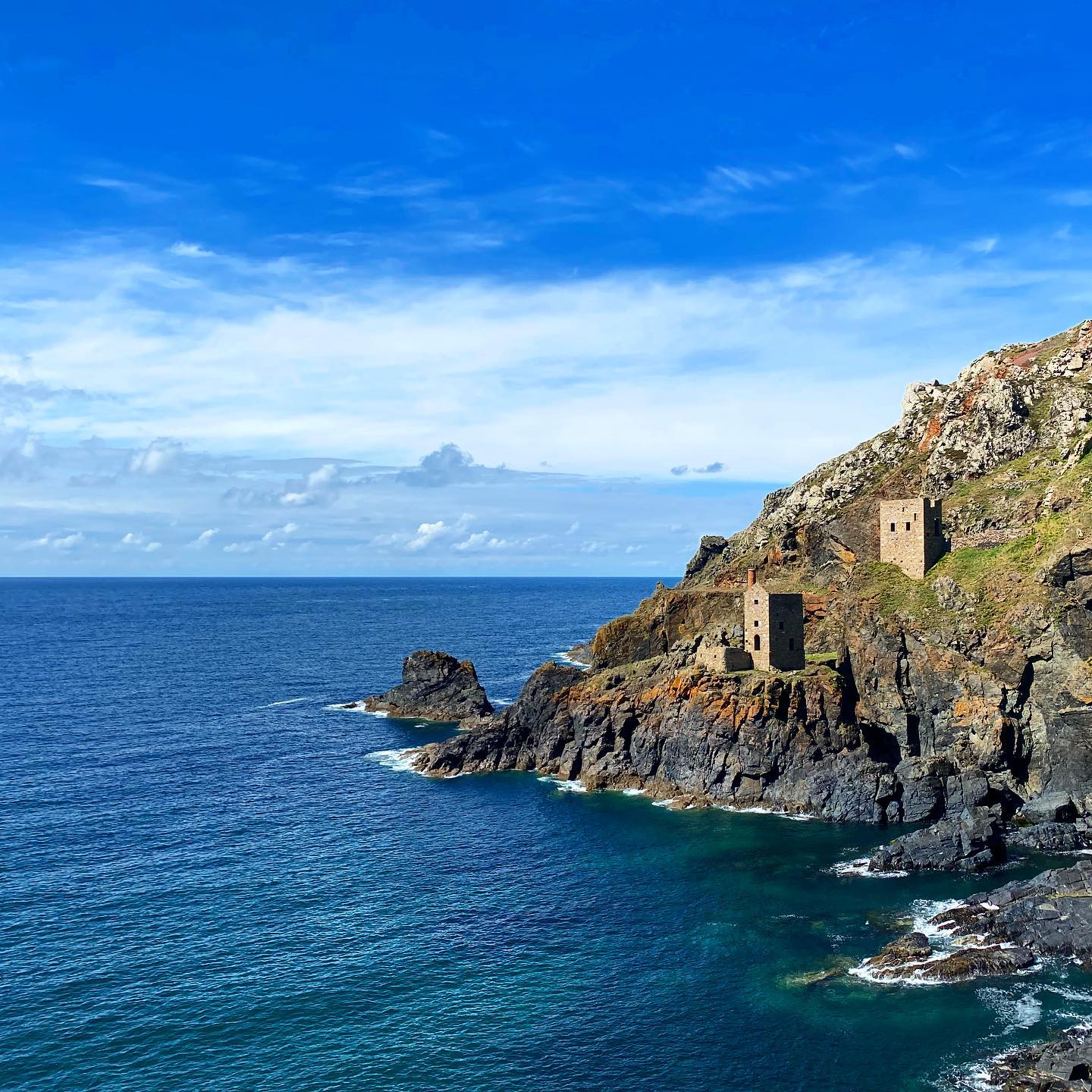 Cornwall Geologist - Dropping down on to the rocky promontory between ...