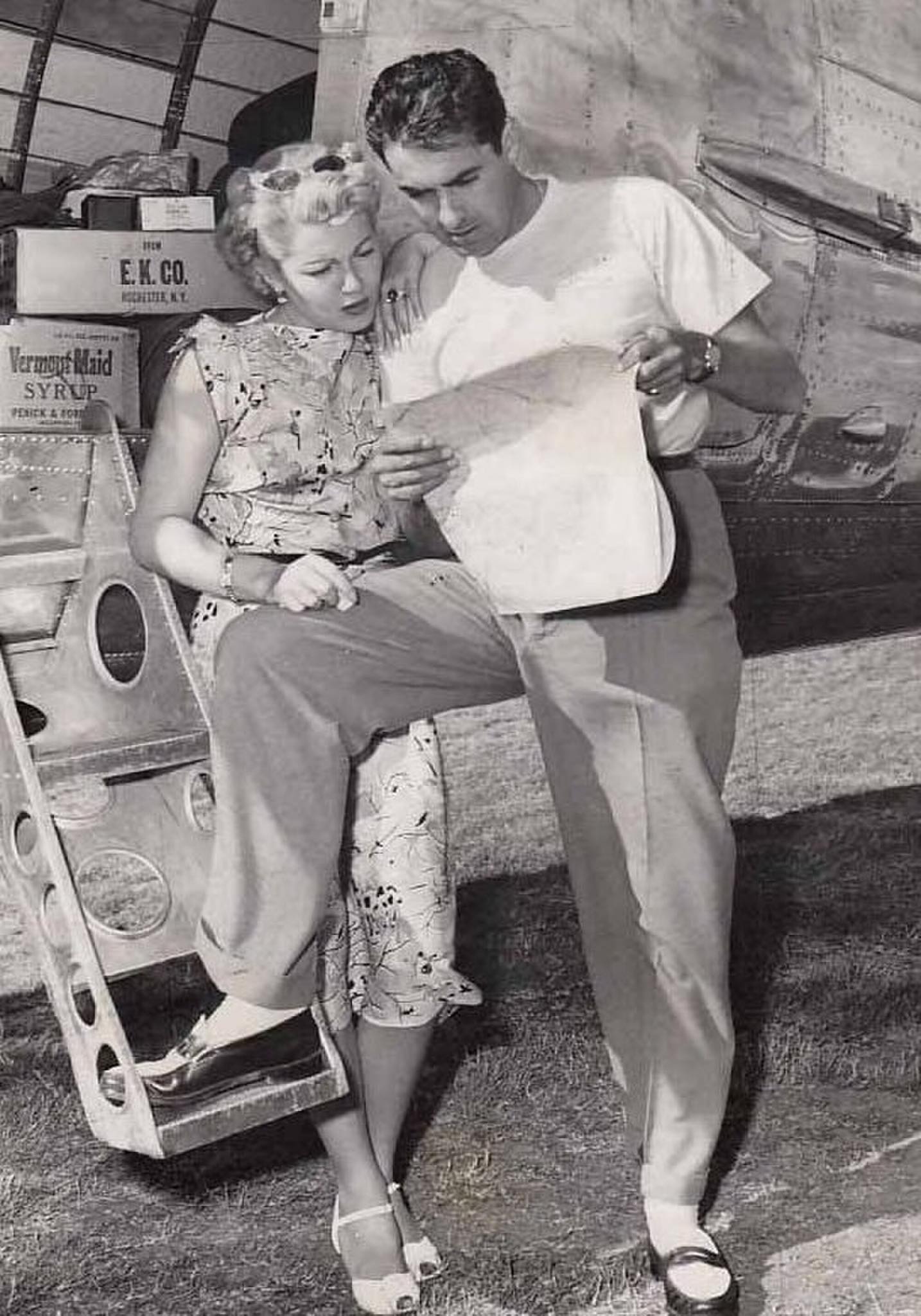 In 1947, Tyrone Power and Lana Turner share a moment away from the
