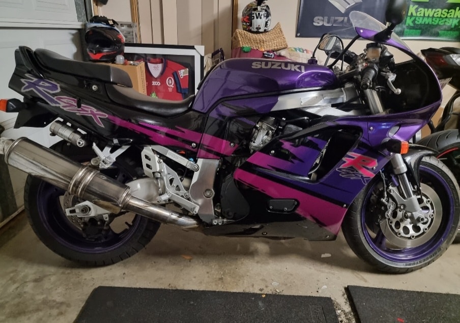 For sale $10990 1993 Suzuki GSXR 750 Rare colours Collector