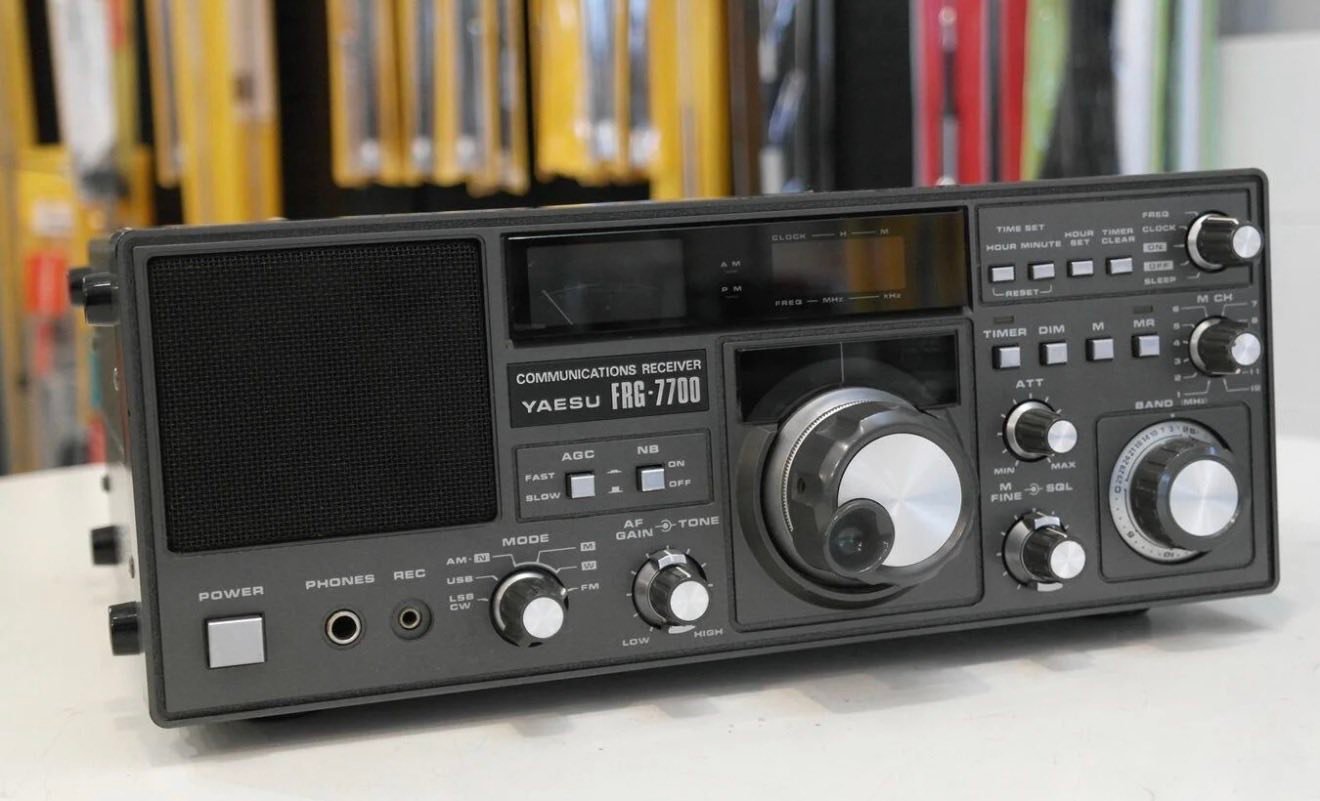 Yaesu FRG-7700 HF communications receiver for sale