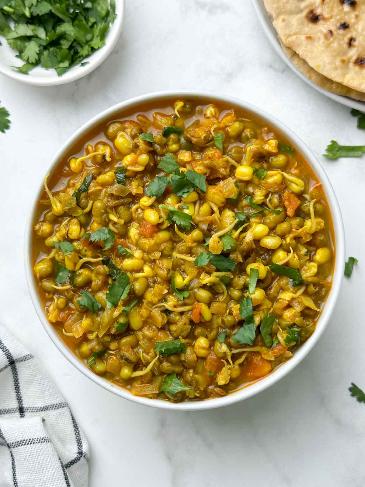 Indian - This Sprouts Curry (Sprouted Moong Sabzi) is a healthy Indian ...