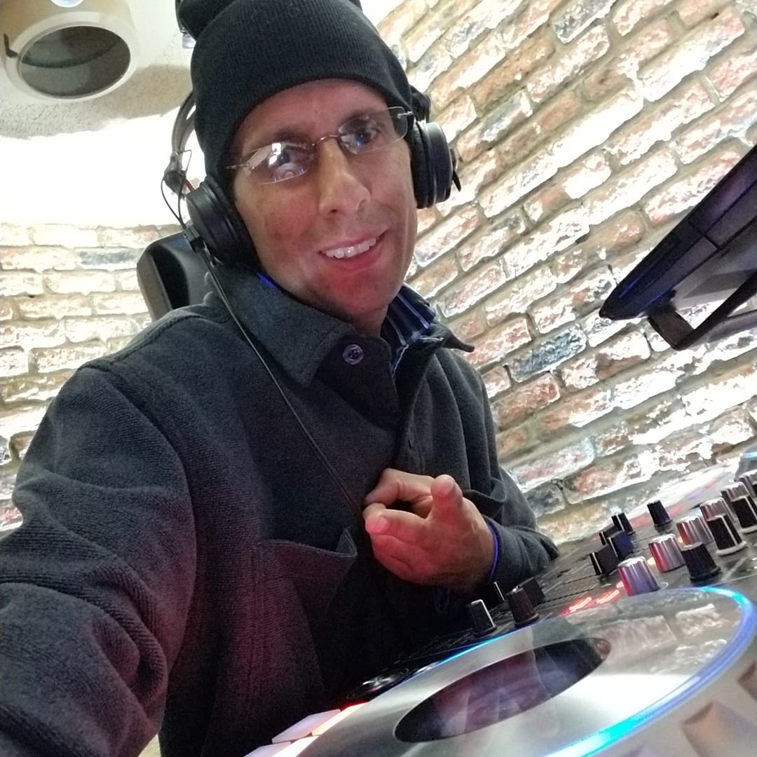 Official Serato DJ Group | Recommend a good 4-channel controller | Facebook