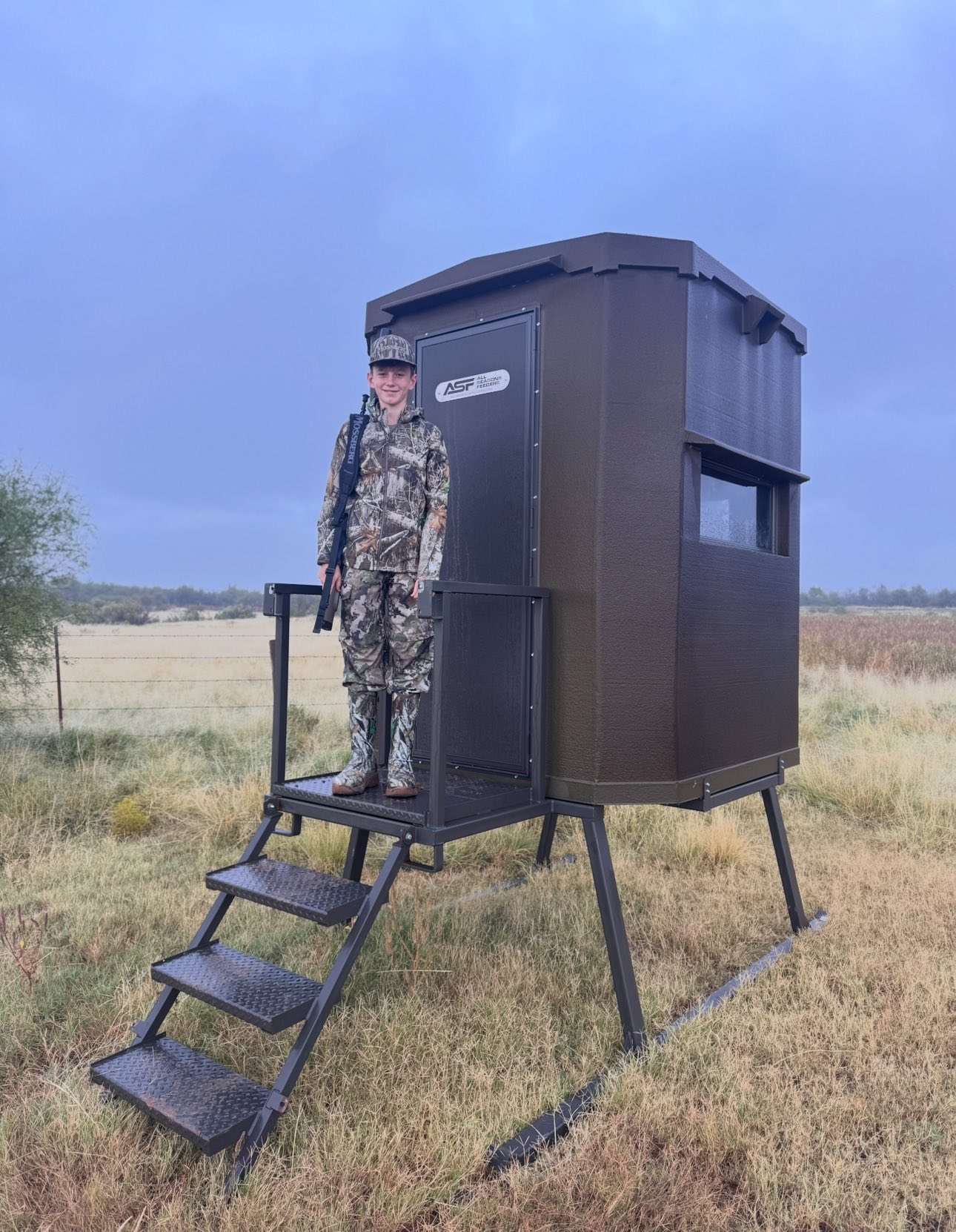 ALL - Fredericksburg, TX low fence buck @hunt_kcr caught on camera at ...