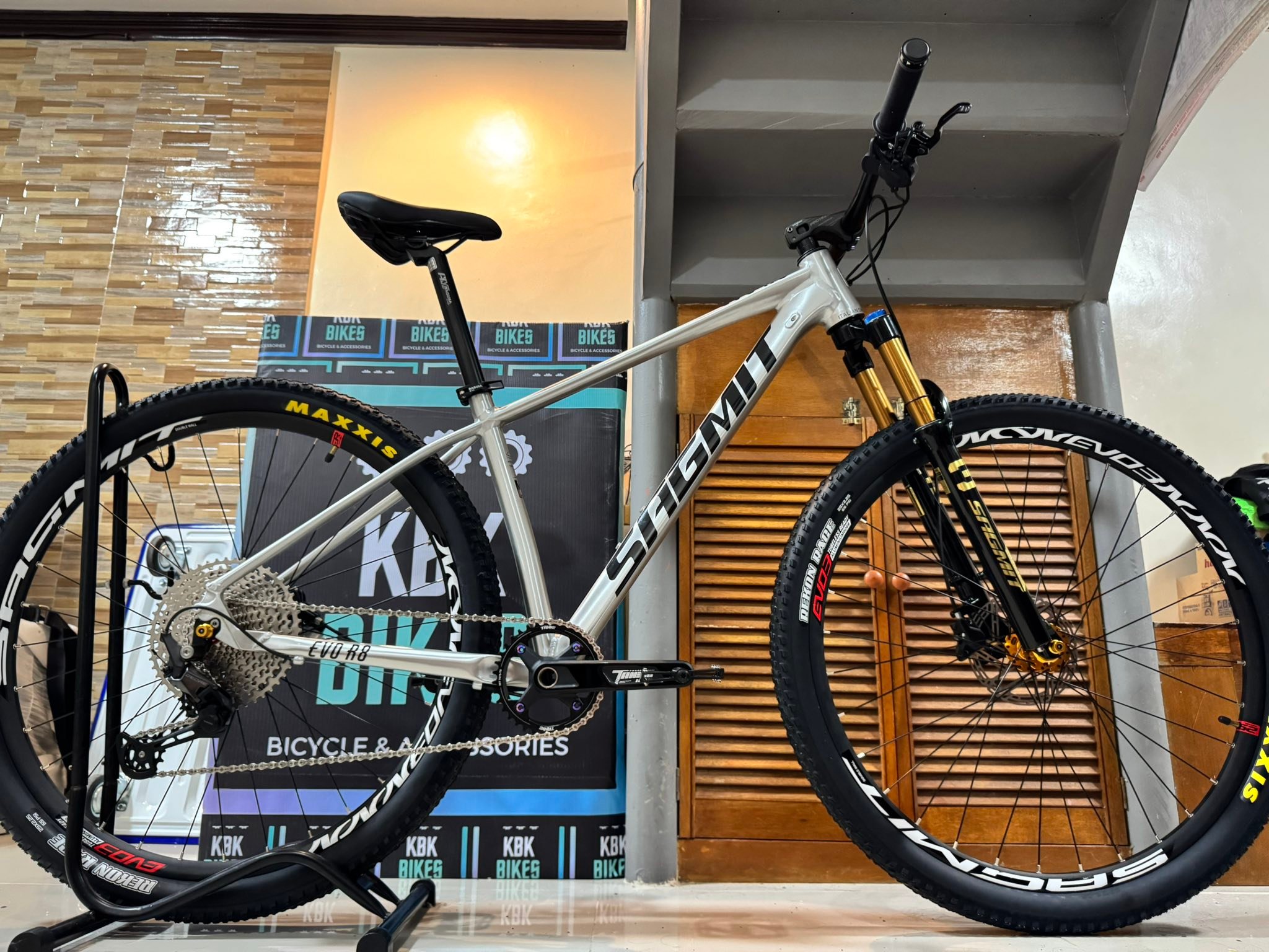 KBK - FOR SALE! BRAND NEW! 🔥🔥🔥 SAGMIT EVO R8 (29ER) #PROJECTBIKE SPECS ...
