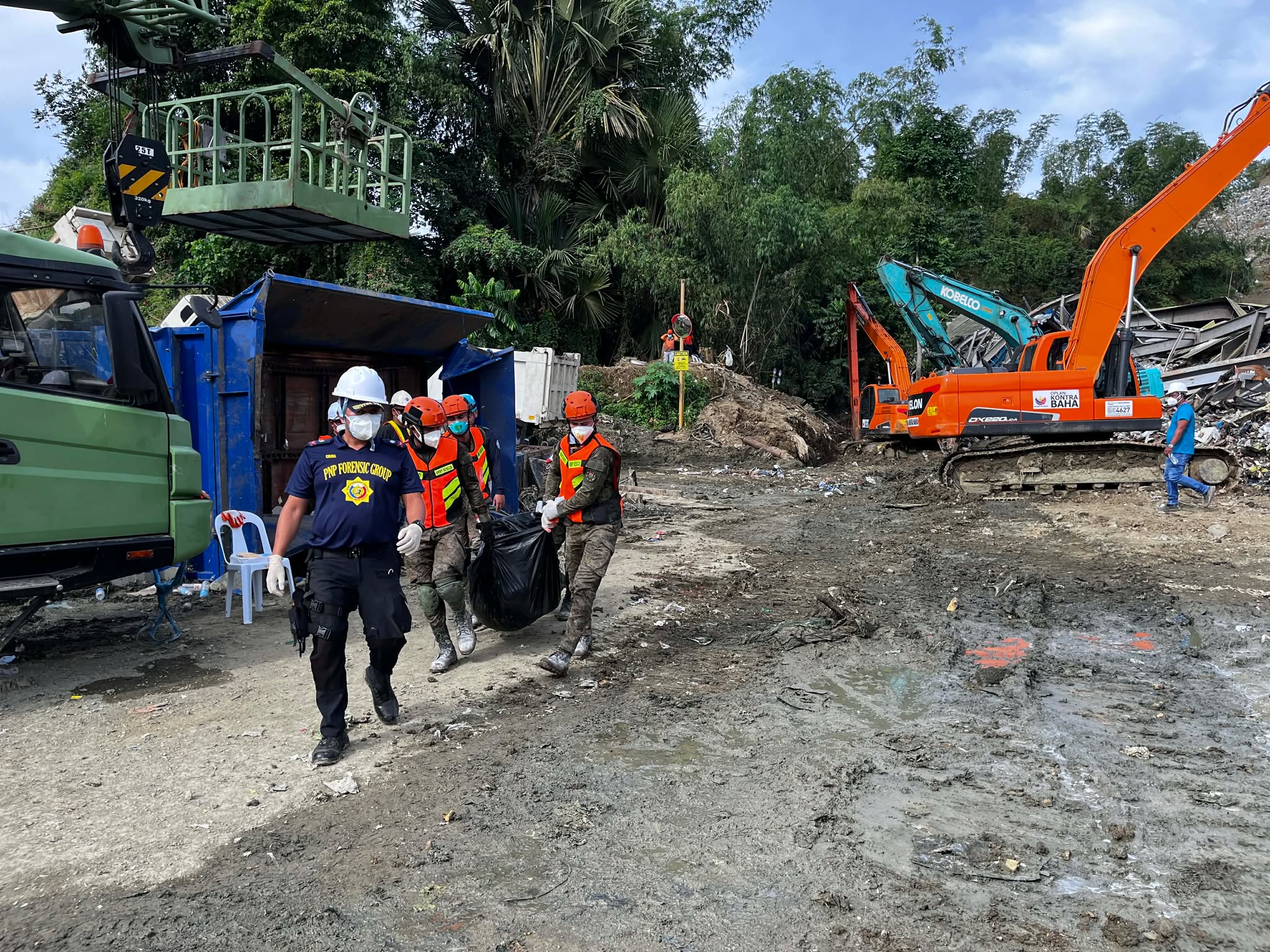 GMA - SEARCH AND RESCUE OPERATIONS SA GUMUHONG LANDFILL SA CEBU TINGNAN ...