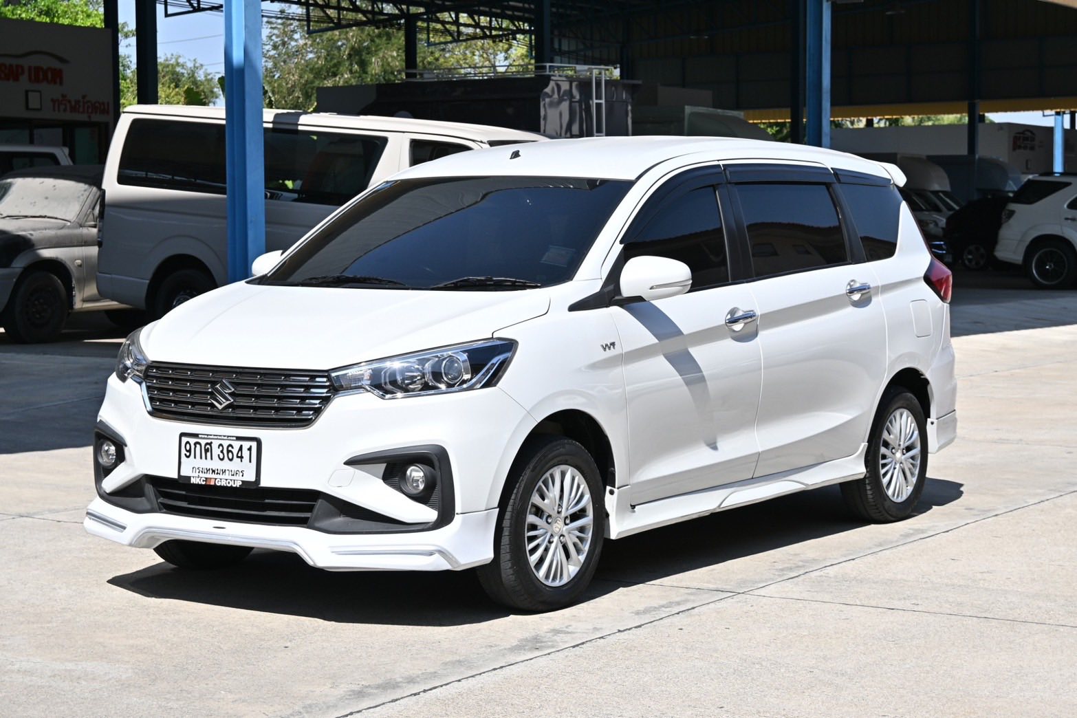 LIM AUTO รถบ้านศรีนครินทร์ | Bangkok