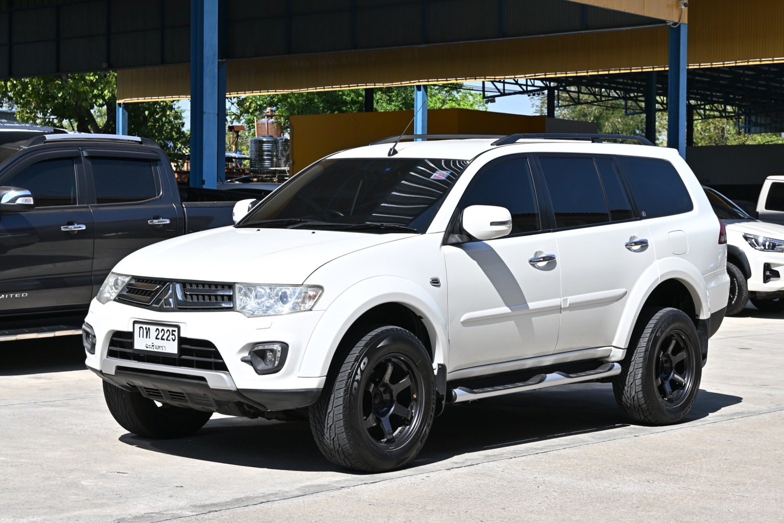 LIM AUTO รถบ้านศรีนครินทร์ | Bangkok