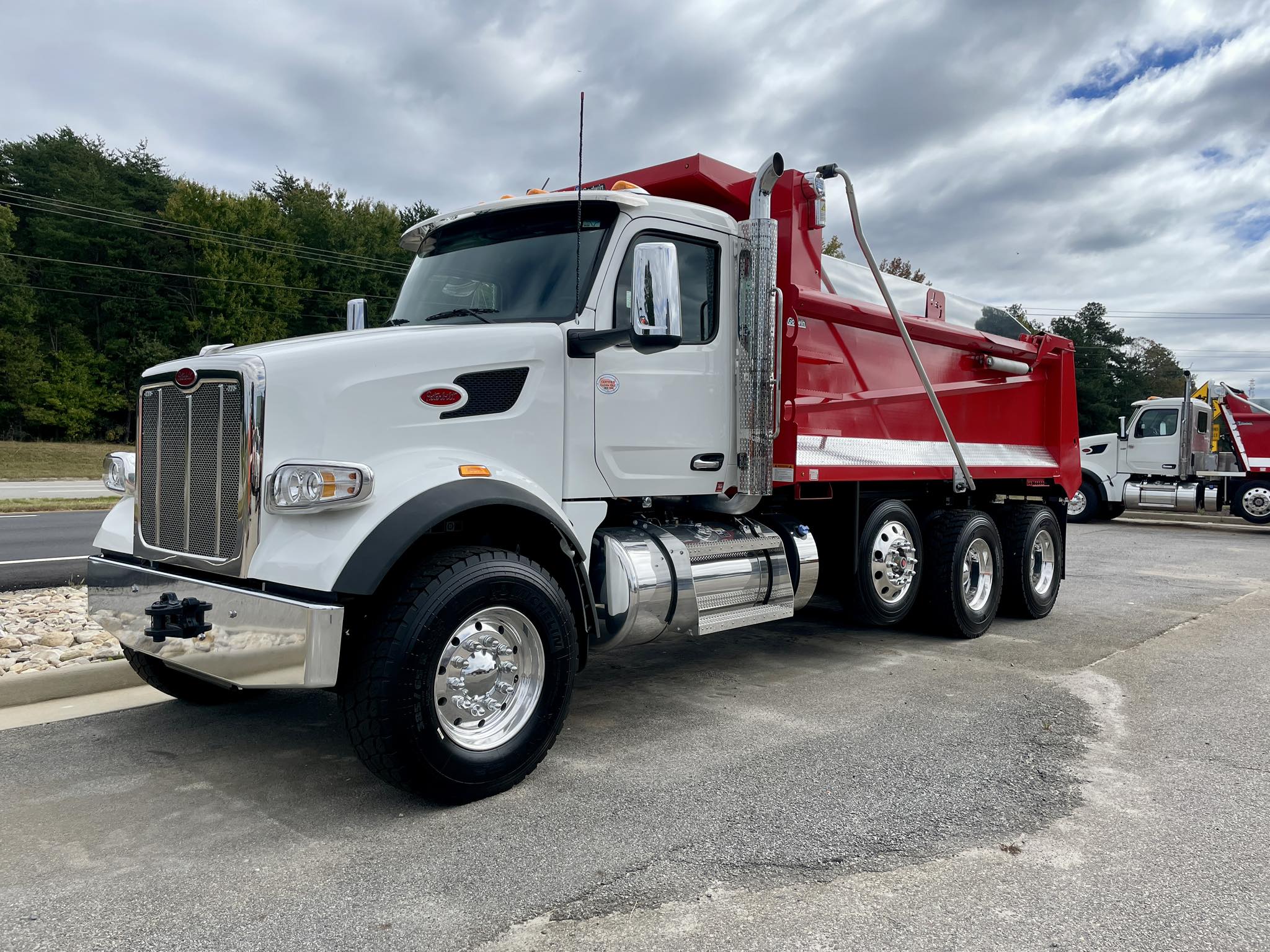 J&J - This beautiful 2026 Peterbilt 567 is going to work in North ...