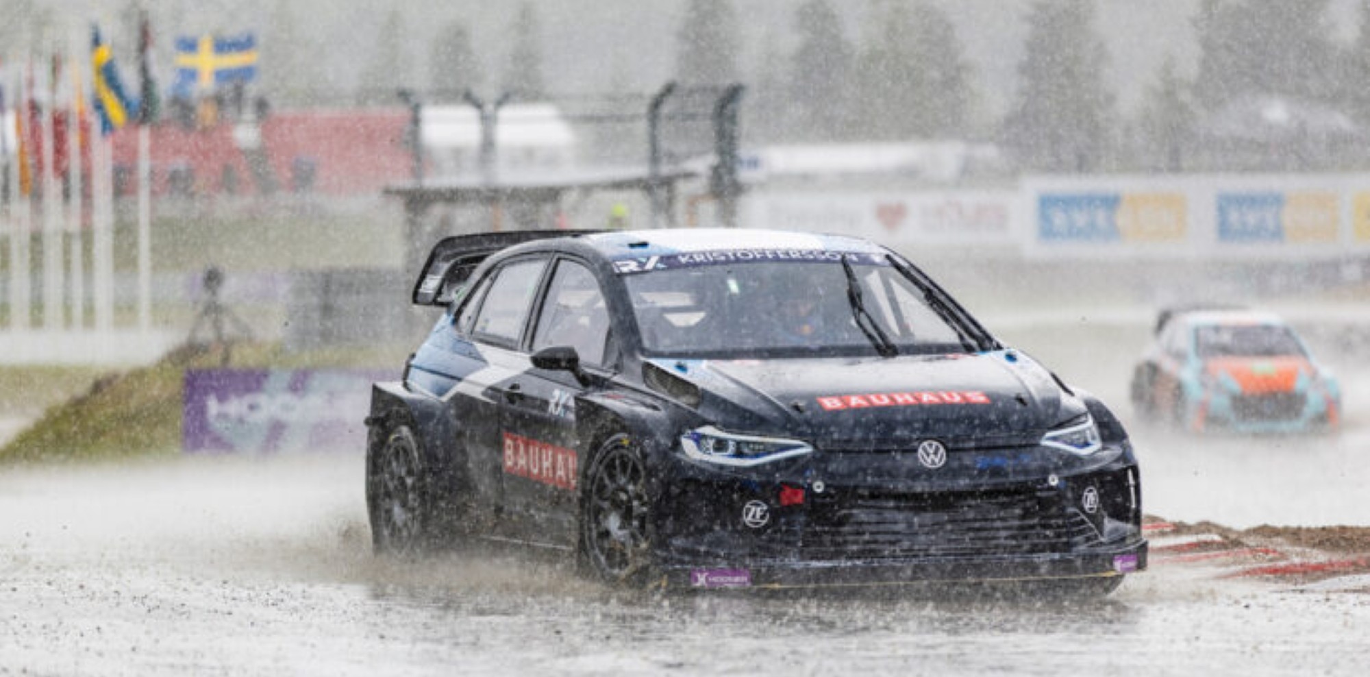 Who's - Susie Wolff is a Scottish former professional racing driver and ...