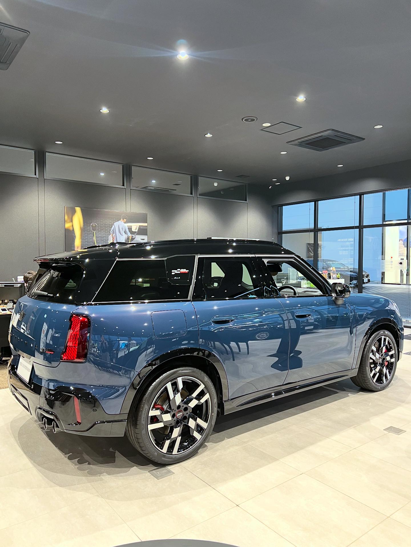 即納可能！展示車紹介💨】 今回は展示車 「MINI COUNTRYMAN JCW」をご