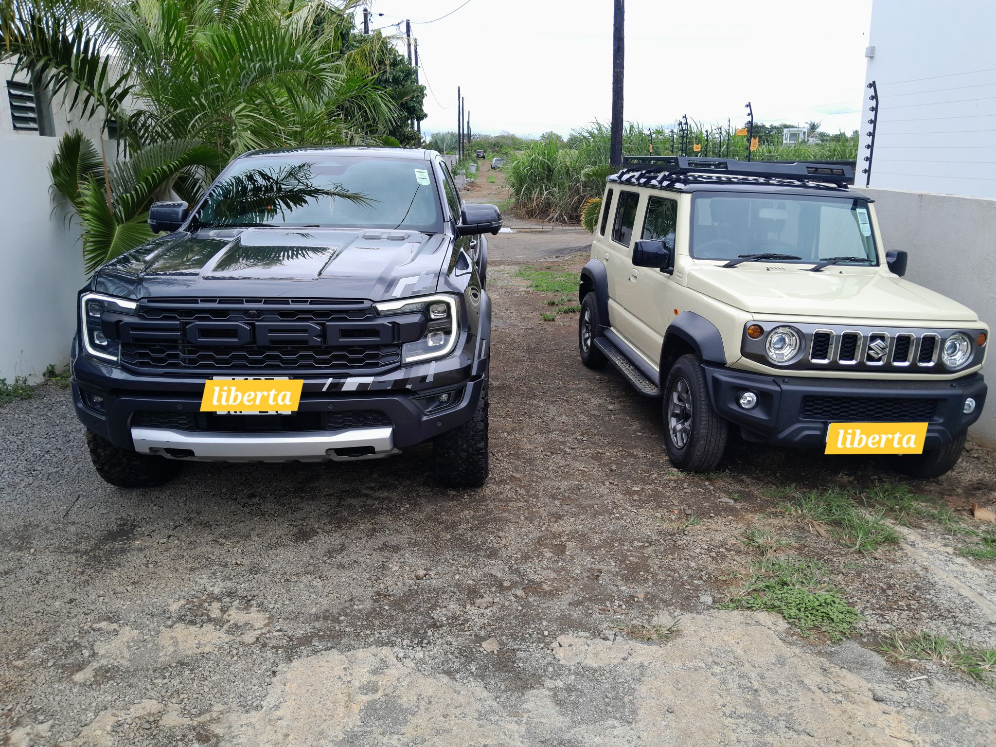 Liberta - 🔥 Ford Ranger Raptor vs Suzuki Jimny: Battle of the Off-Road ...