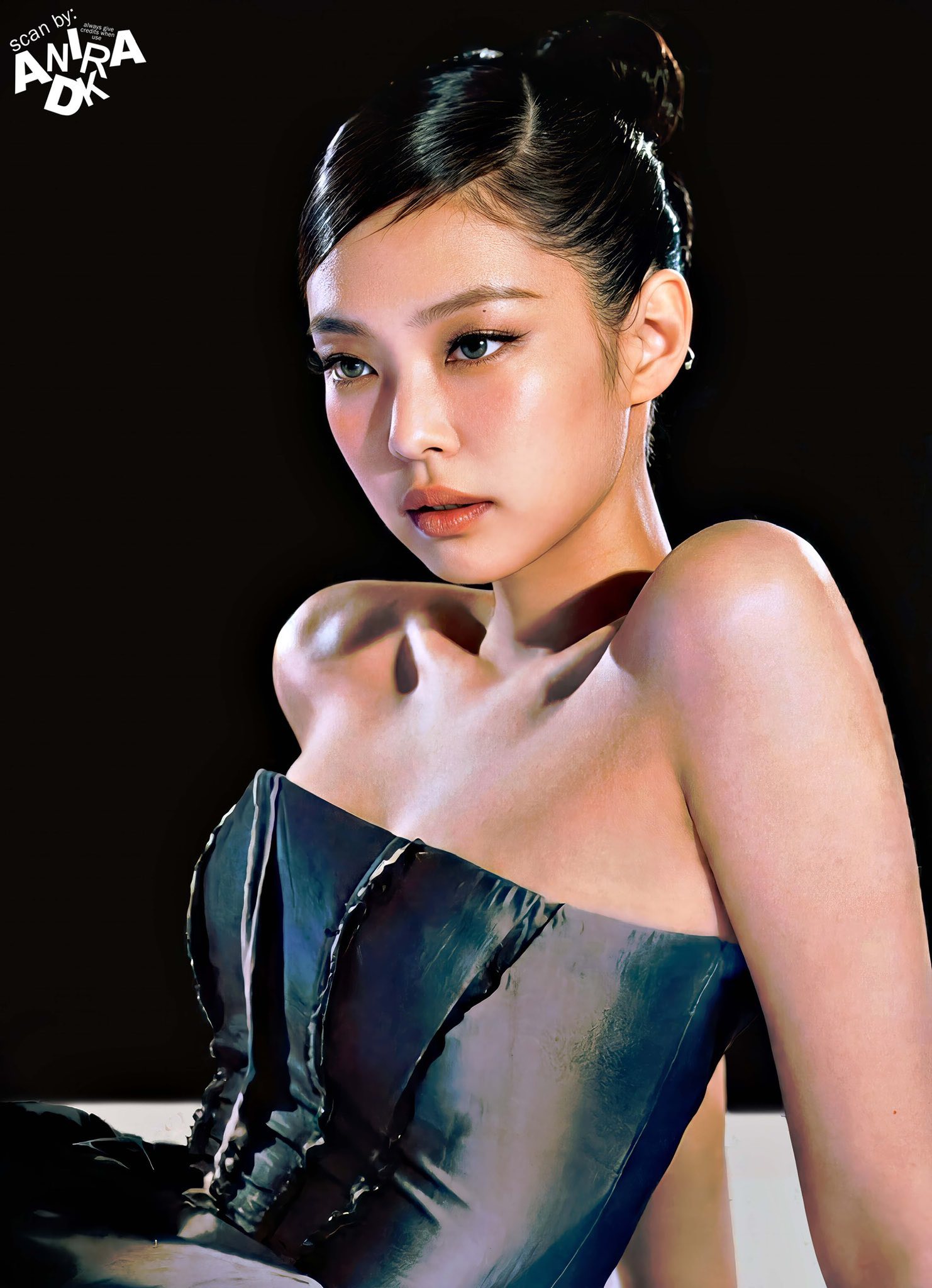 【オフライン限定】JENNIE PHOTOBOOK Jennie Kim | <DEADLINE 3rd Mini Album> PhotoBook in HD Grey