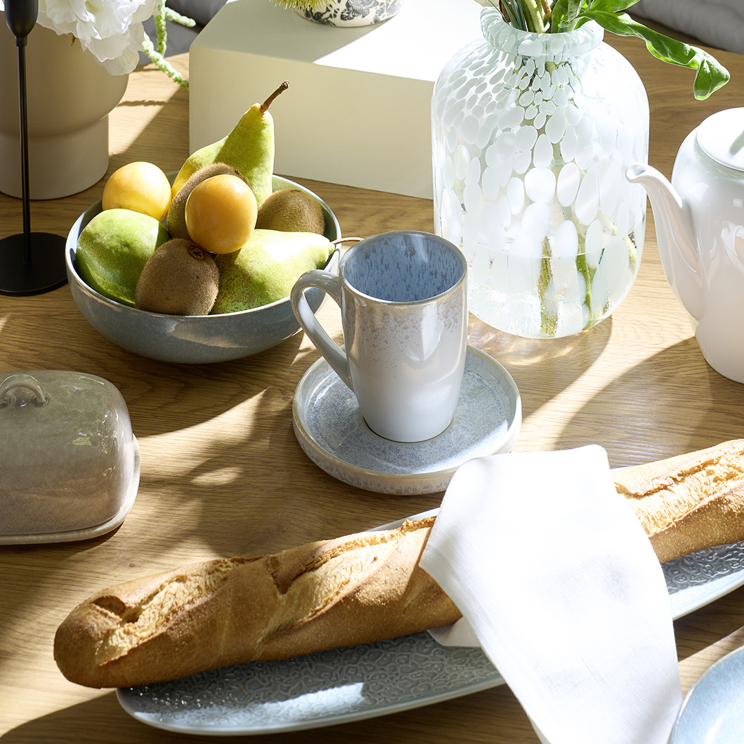 Mit diesem Geschirr schmeckt der Kaffee ☕ gleich noch besser. Perfekt für entspannte Frühlingsmomente 🌸 am Tisch: https://www.xxxlutz .at/p/novel-kombiservice-glossy-20-teilig-007136056401
