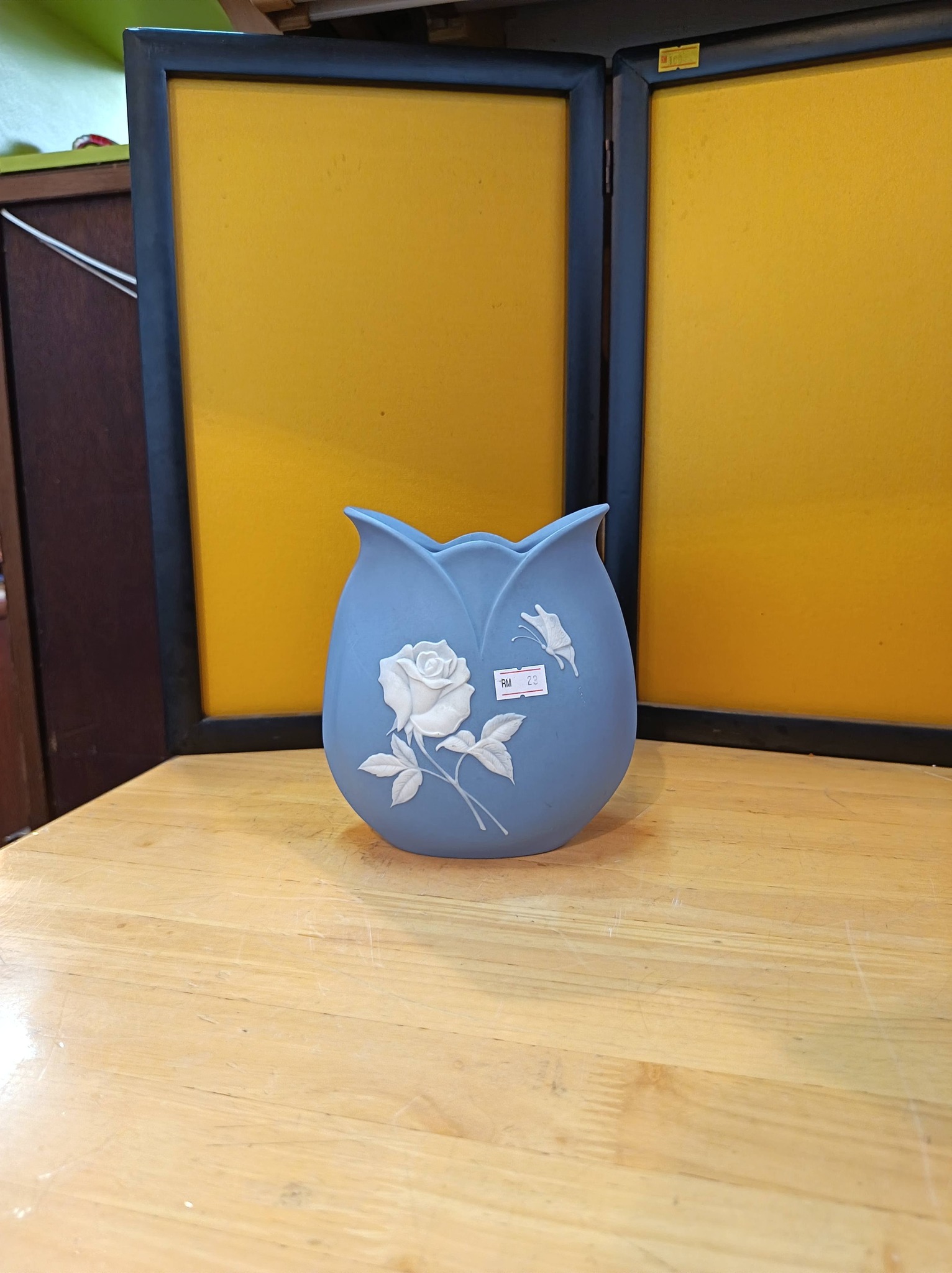 Vase花瓶[ceramic 陶瓷] — [RM23 each/1pcs] — New 全新— Height 15cm