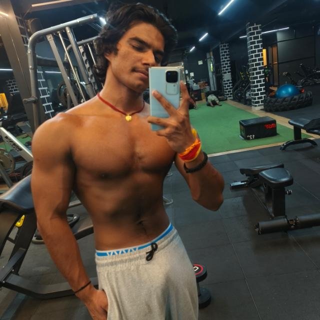 Incline Barbell press For Upper Chest #workout #drdestructionworld # ...