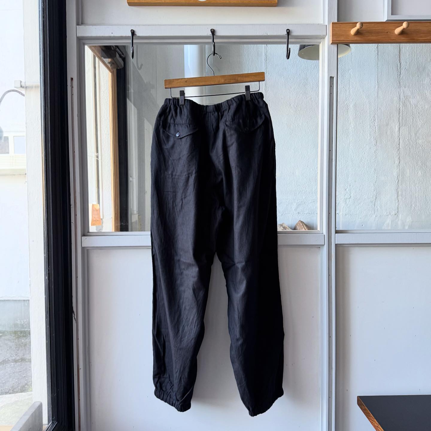 _ COMOLI カシミヤシルク 製品染ドローストリングパンツ No. : C03 