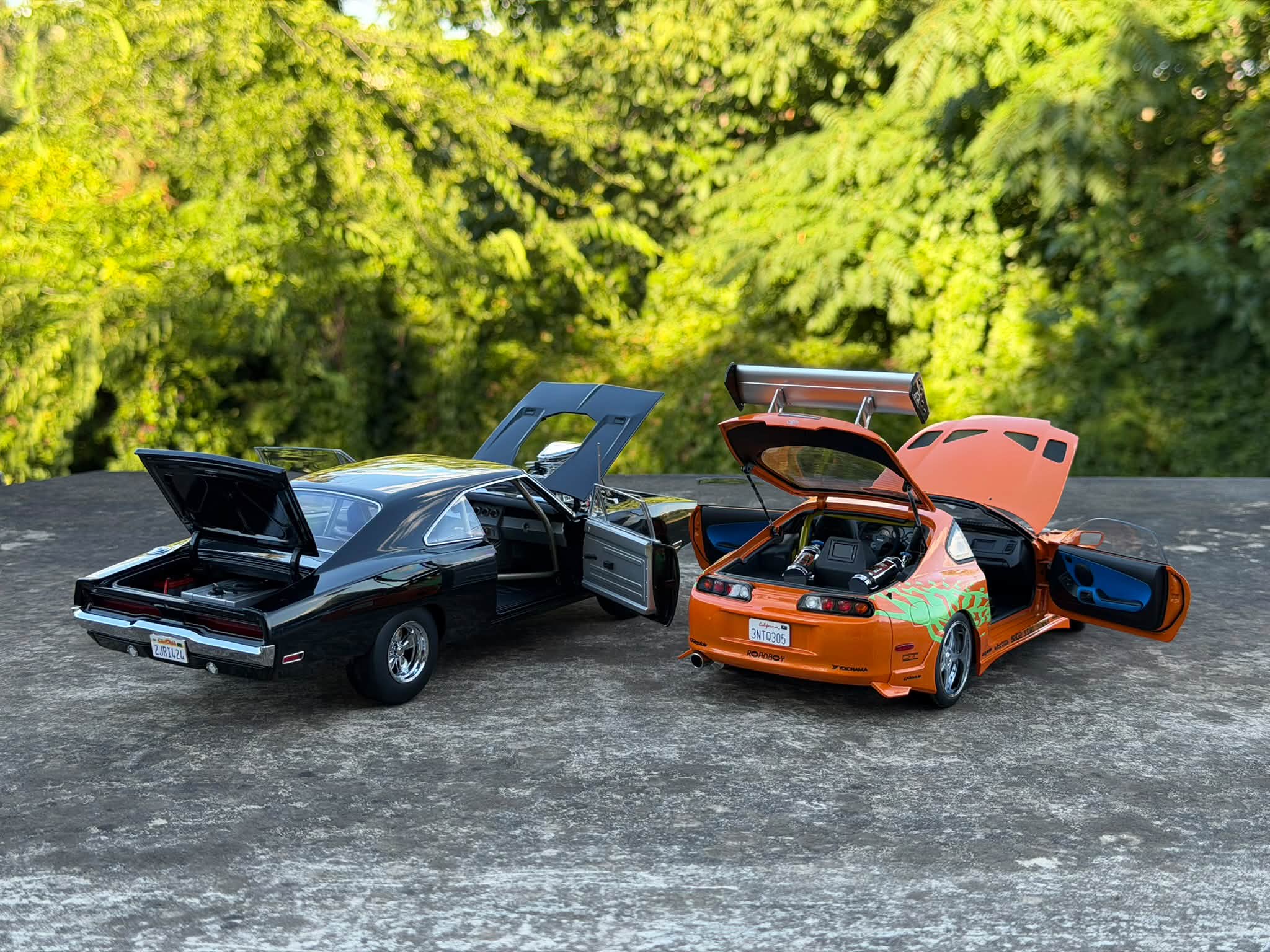 1:18 scale Kyosho “Fast & Furious” cars Dom' Dodge Charger Brian's