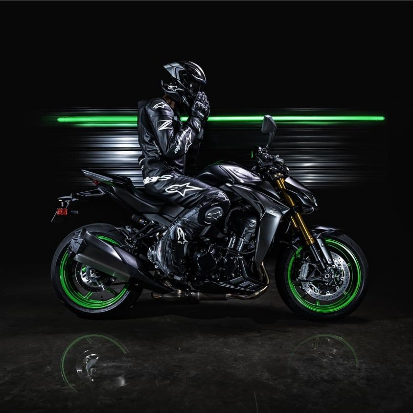 Kawasaki unveils 2026 Z1100 and Z1100 SE supernaked bikes