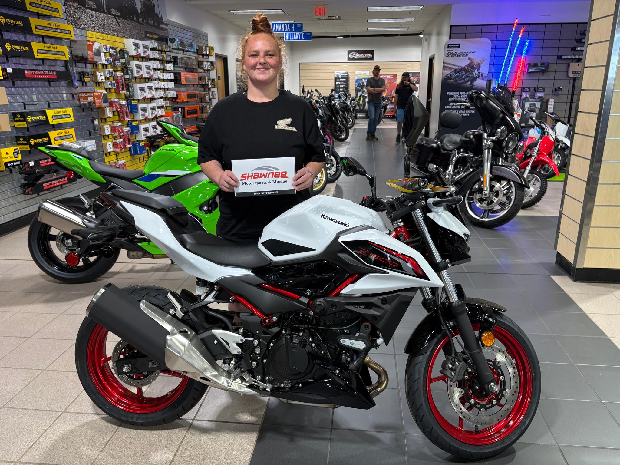 Big shoutout to Bridgette for picking up this sharp new Kawasaki