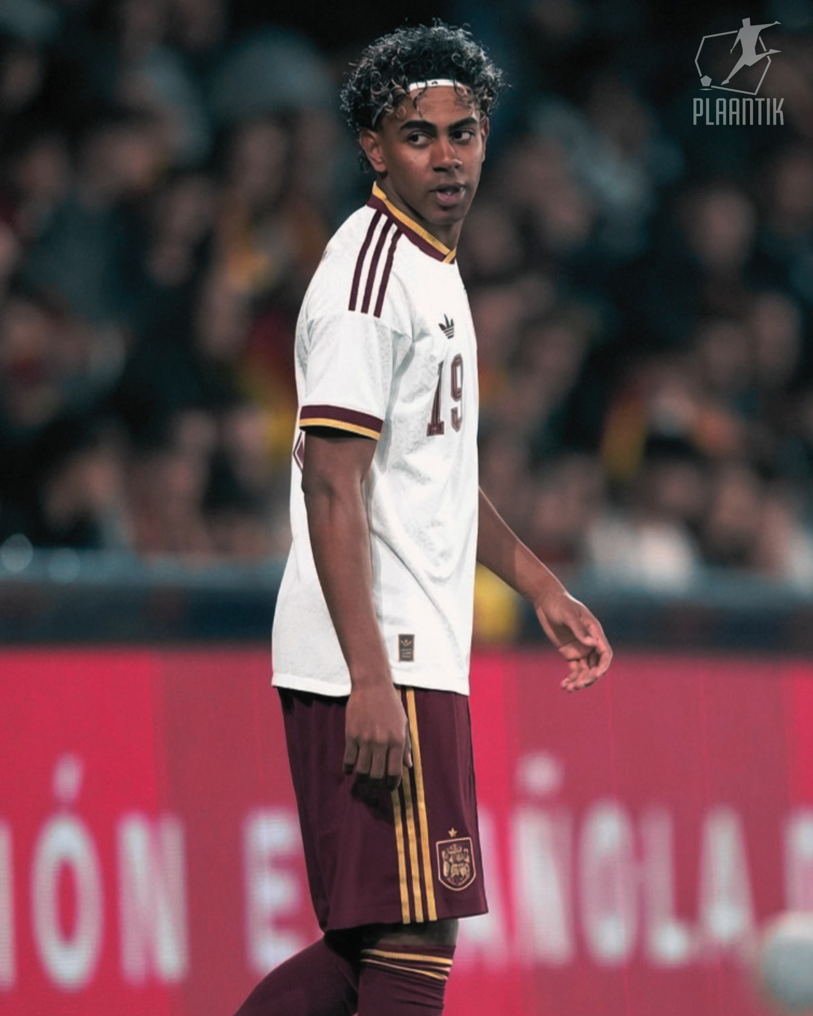 Spain's new away shirt makes its debut, and Lamine Yamal adds a