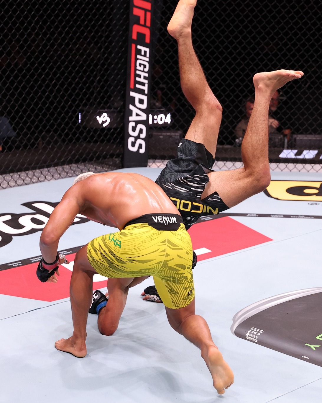 UFC - Bela performance de Lucas Rocha no #UFCRio!... | Facebook