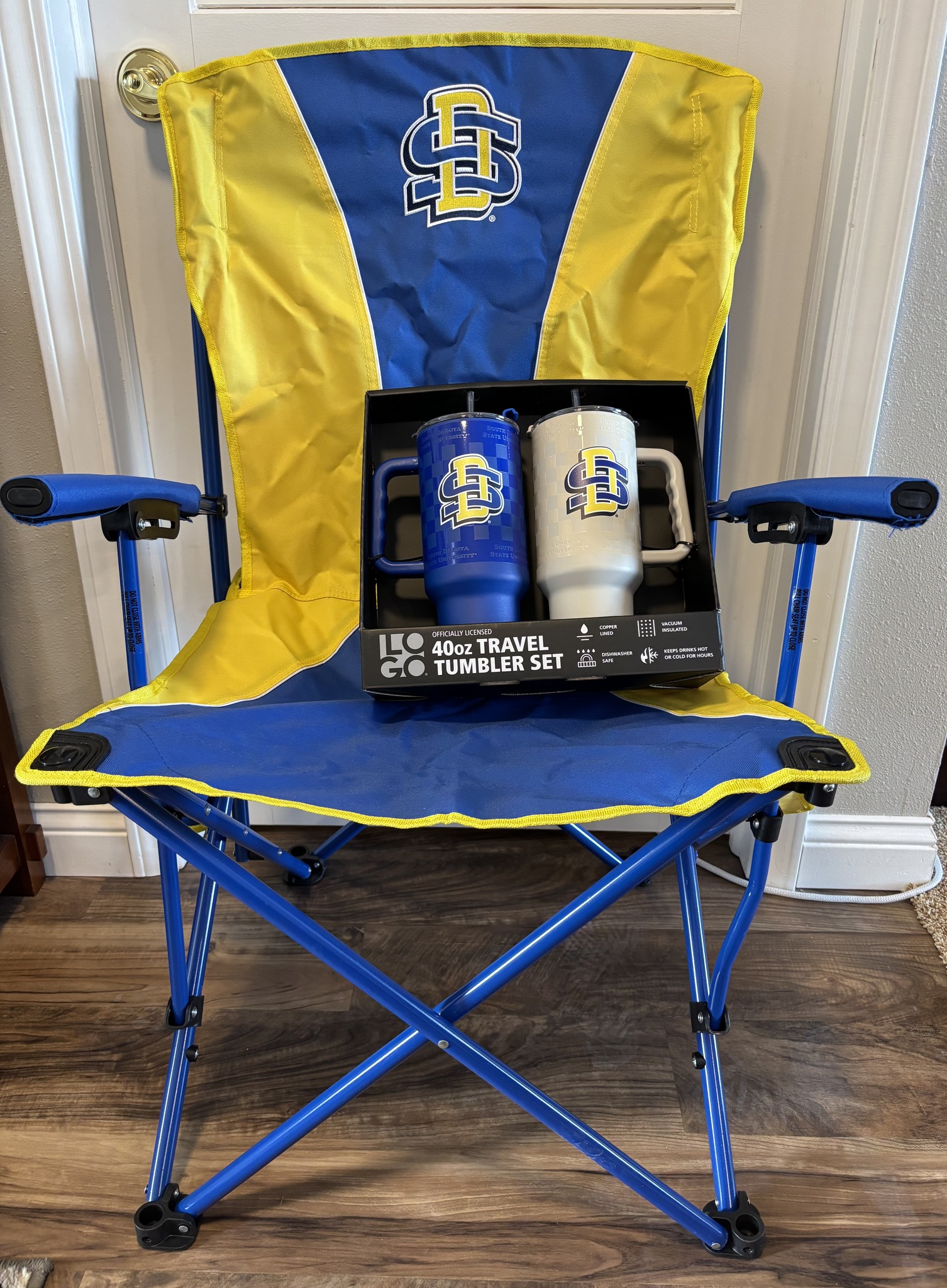 offホワイター　supreme Lawn Chairとmugセット SDSU - SDSU lawn chair and insulated mug set donated by Brady and