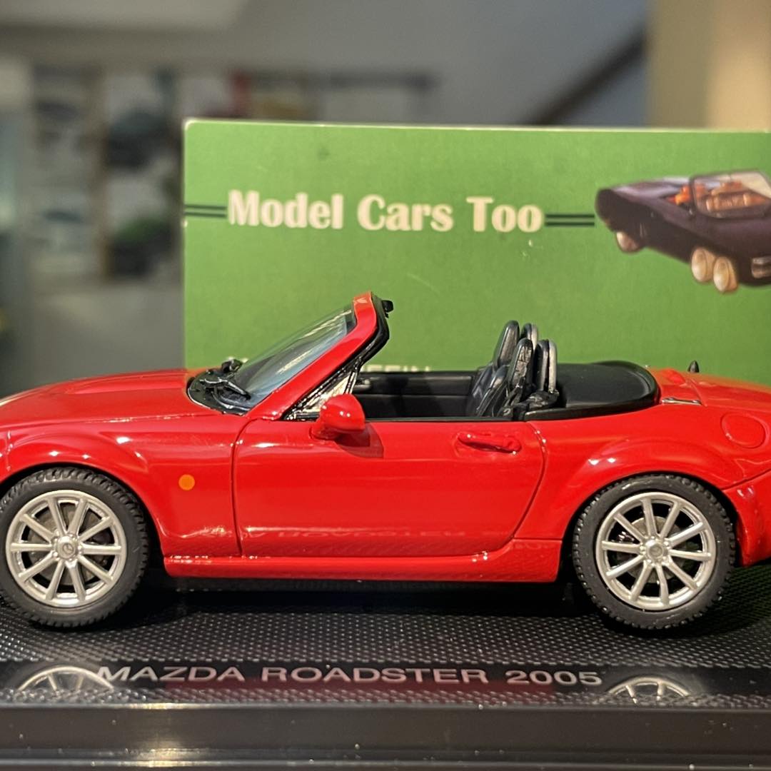 EBBRO「MAZDA ROADSTER 2005 TRUE RED」 1/43 Ebbro. 2005 Mazda MX-5 NC. Red. $99.00.