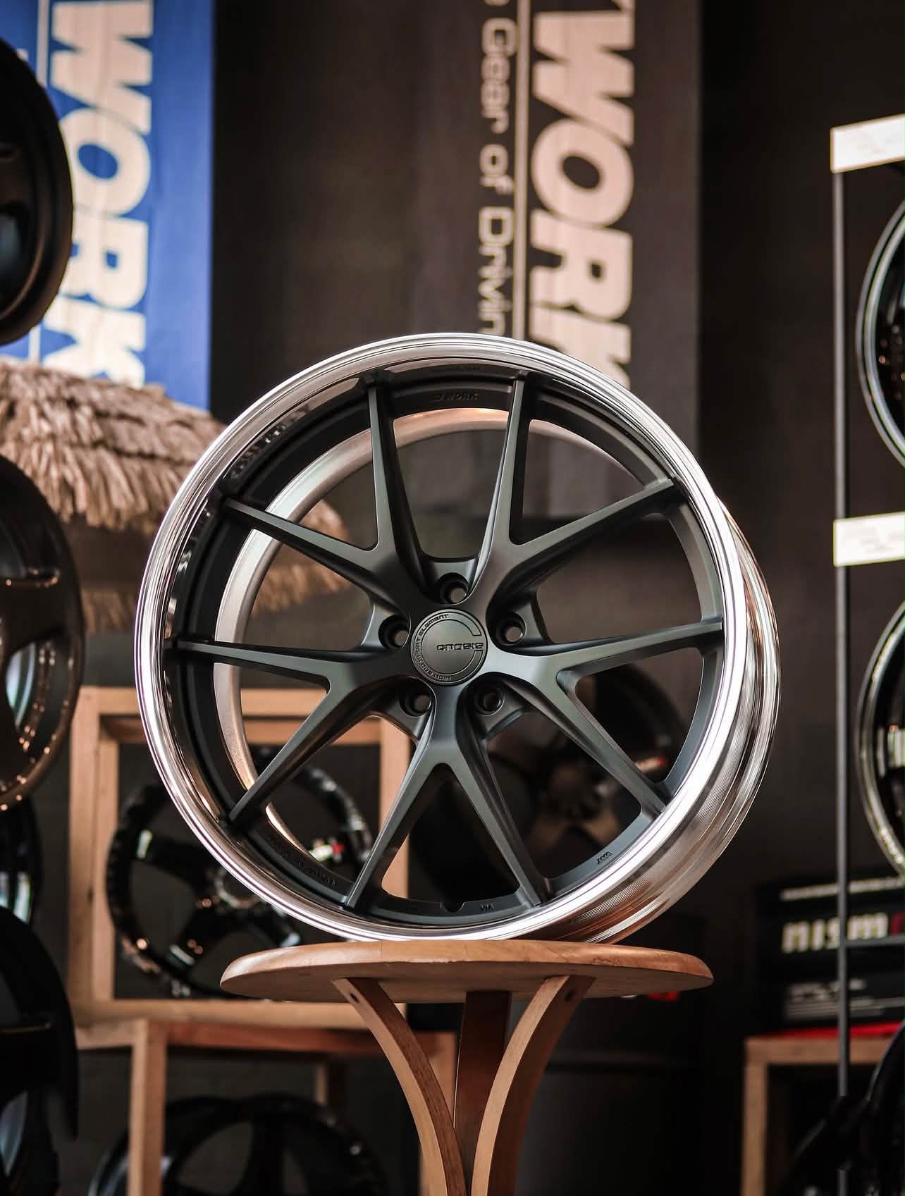 Work - W-WORK Seeker FX - Solid Fin Spoke - 17 x 7.5 | et+40 | 4H