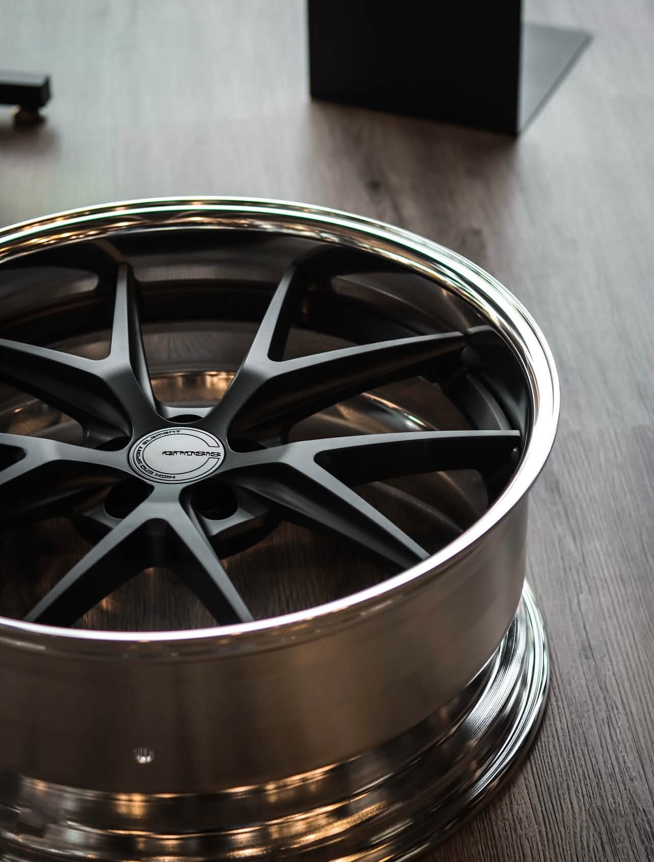 Work - W-WORK Seeker FX - Solid Fin Spoke - 17 x 7.5 | et+40 | 4H