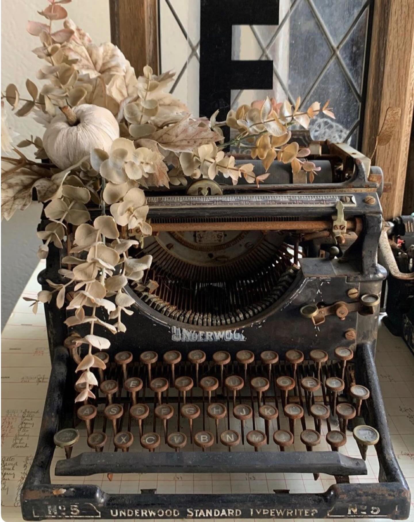 The Rustic - I had a typewriter. I just love this, what a perfect way ...