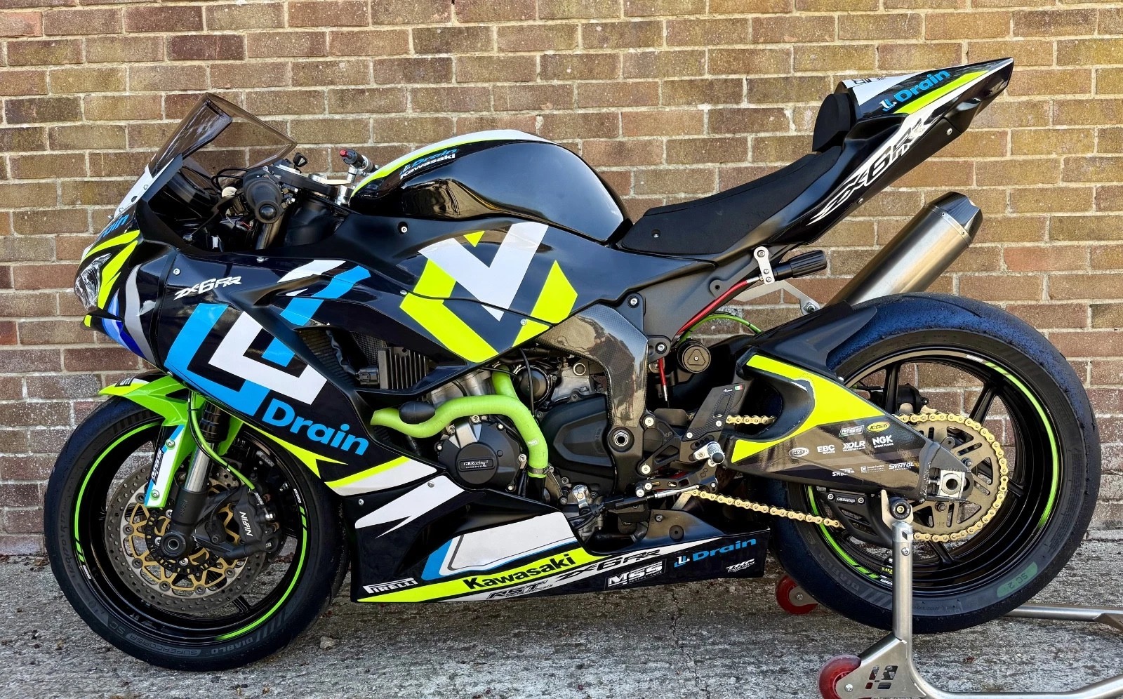 Ad: Kawasaki ZX636R Superstock spec race/track bike. Complete with